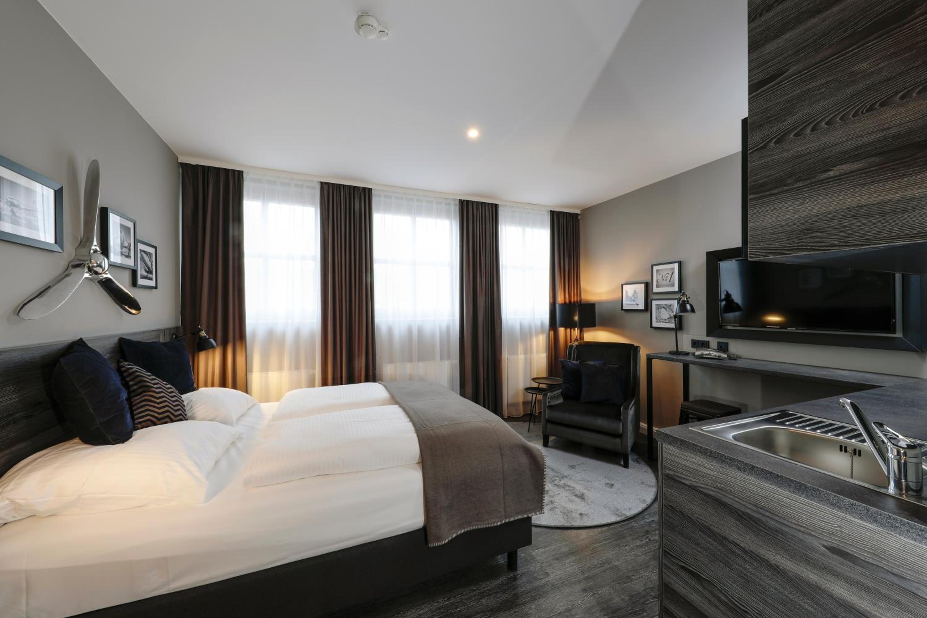 Studio Apartment