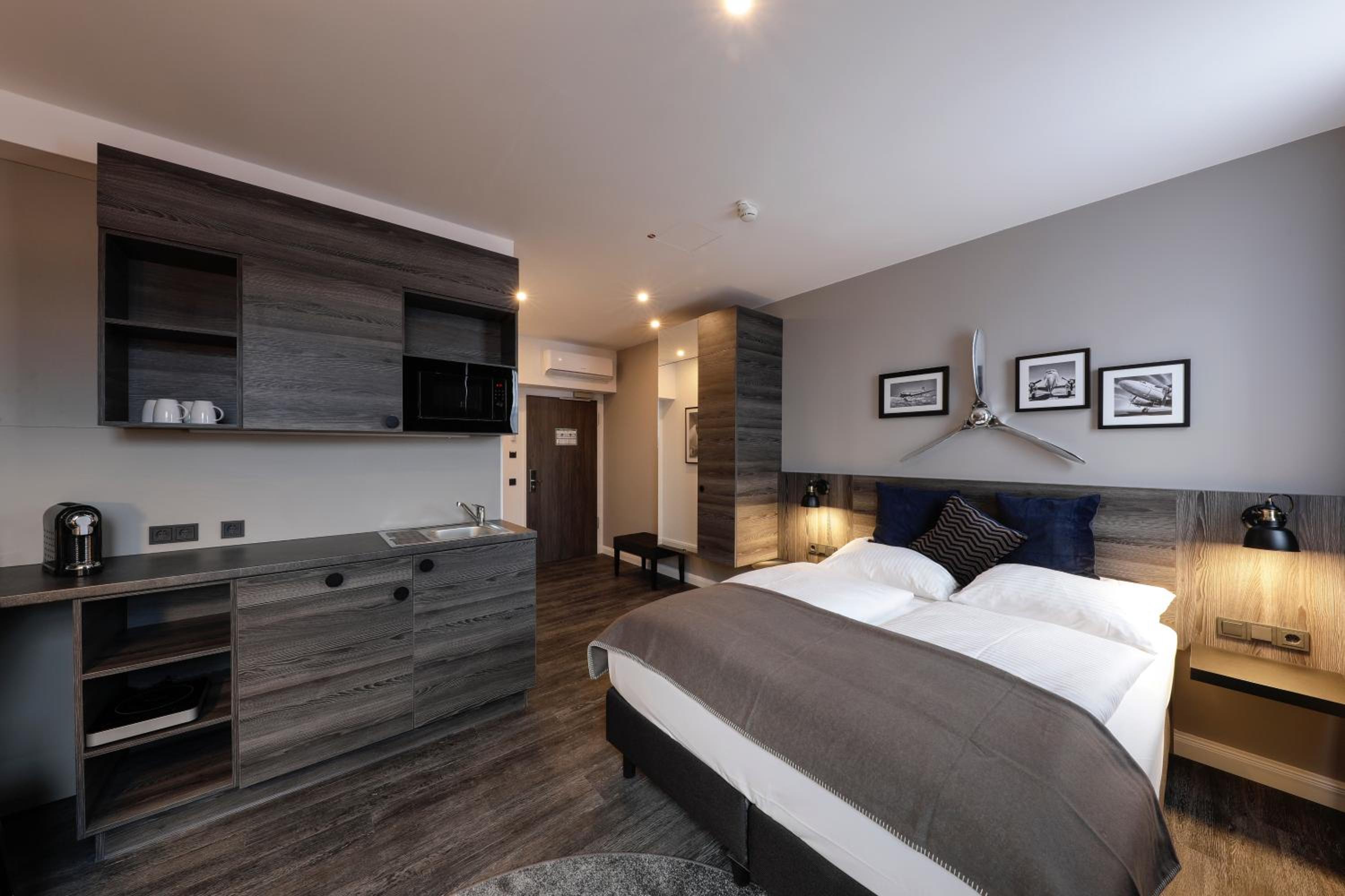 Studio Apartment thumbnail 5