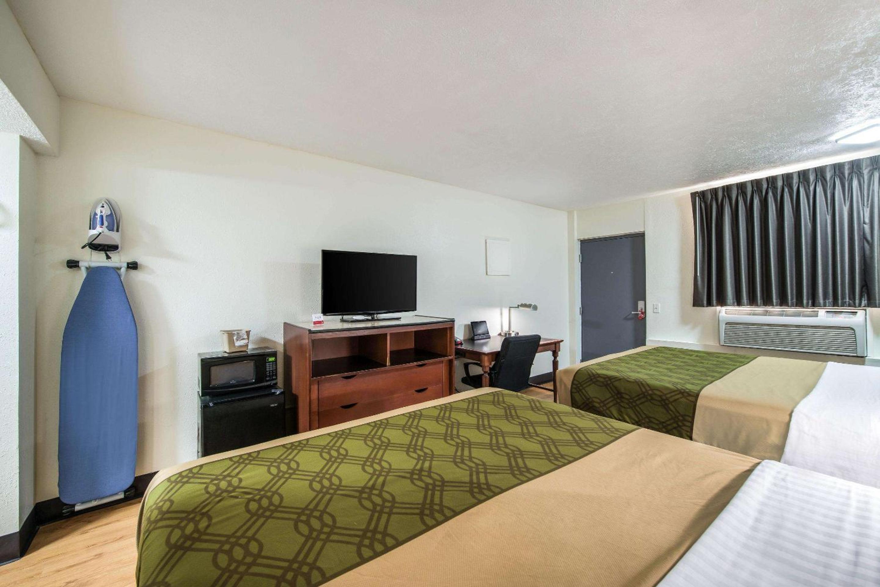 Queen Room with Two Queen Beds - Photo 1