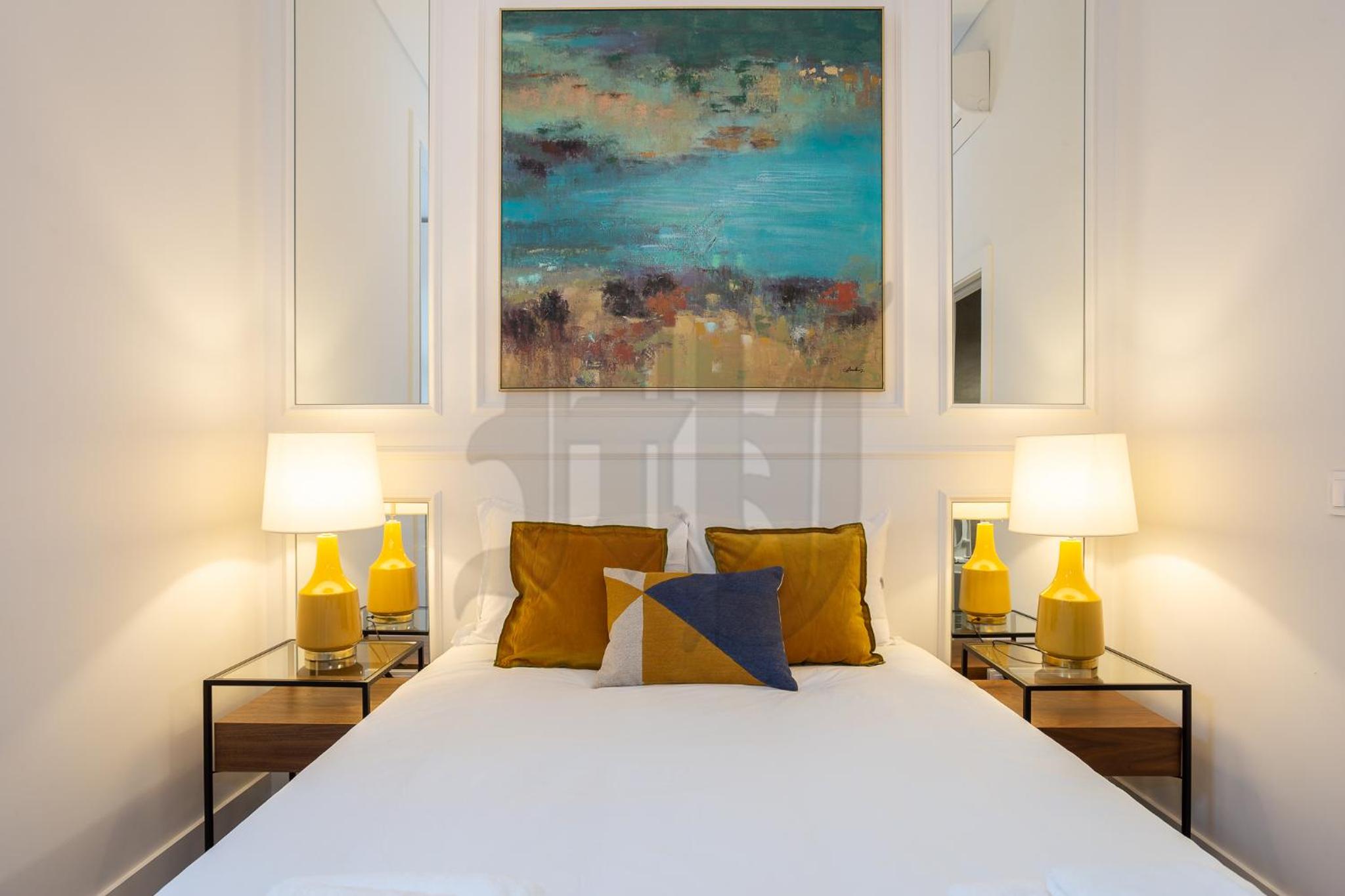 One-Bedroom Apartment - Photo 2