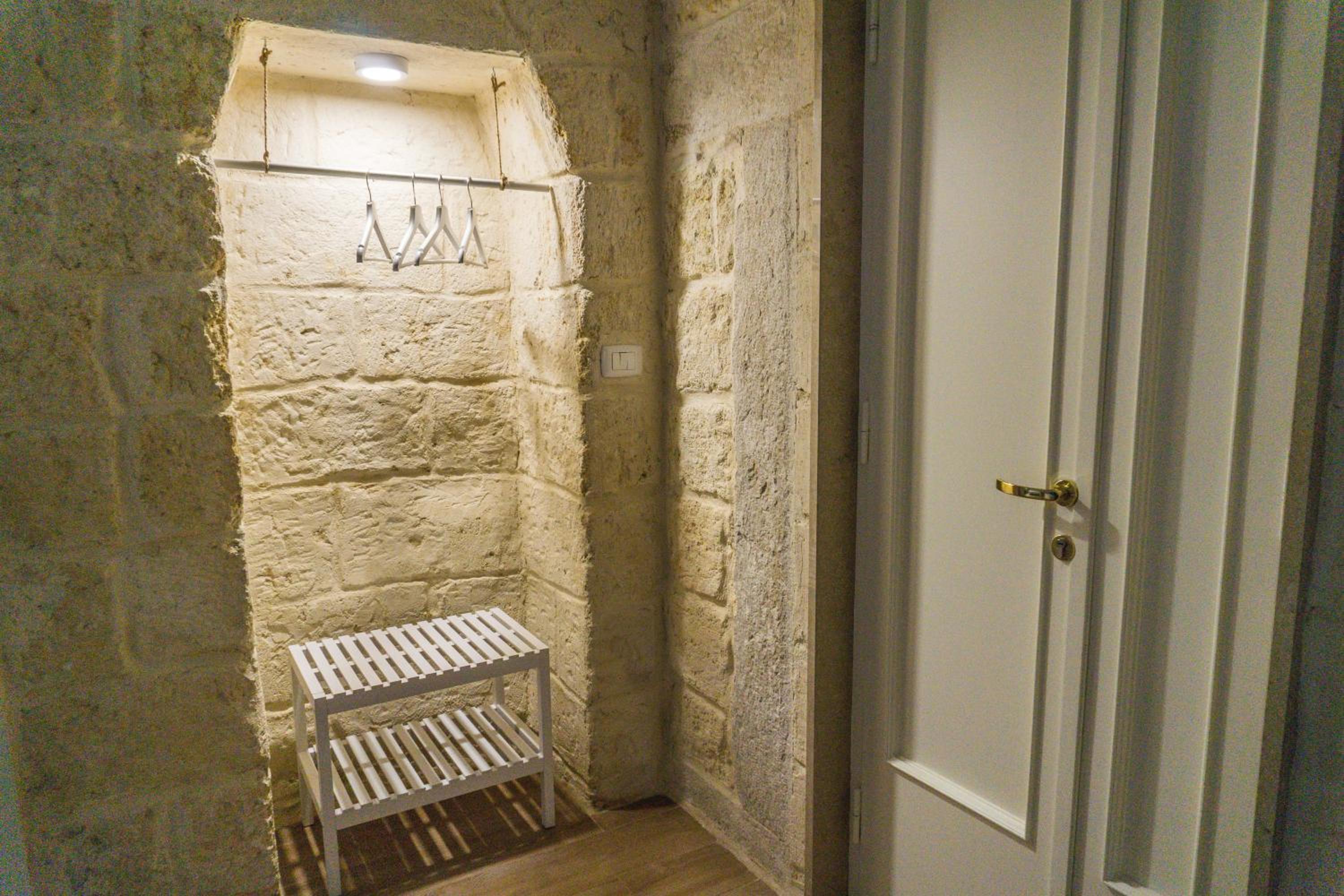 Deluxe Room - Photo 2