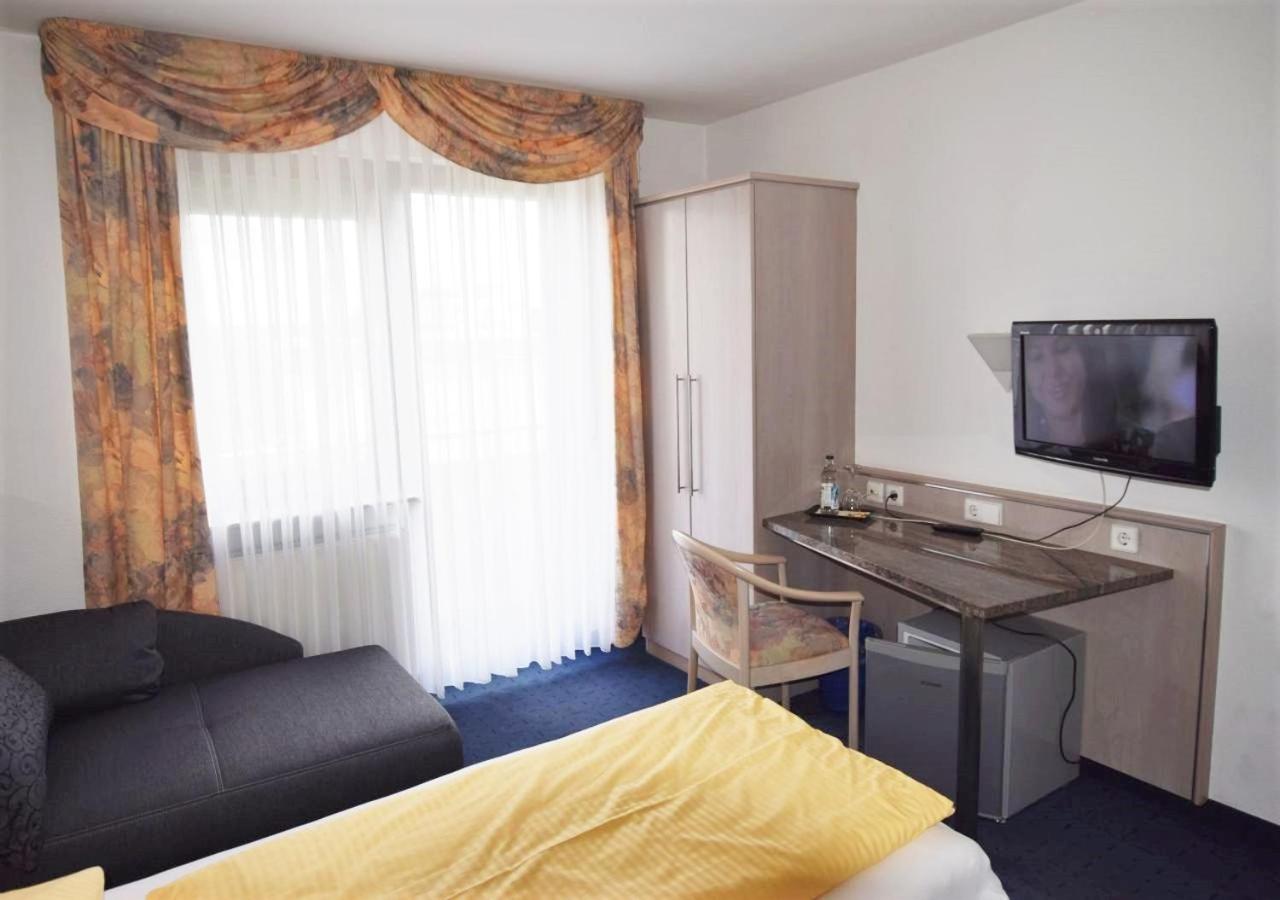 Twin Room with Balcony photo 3