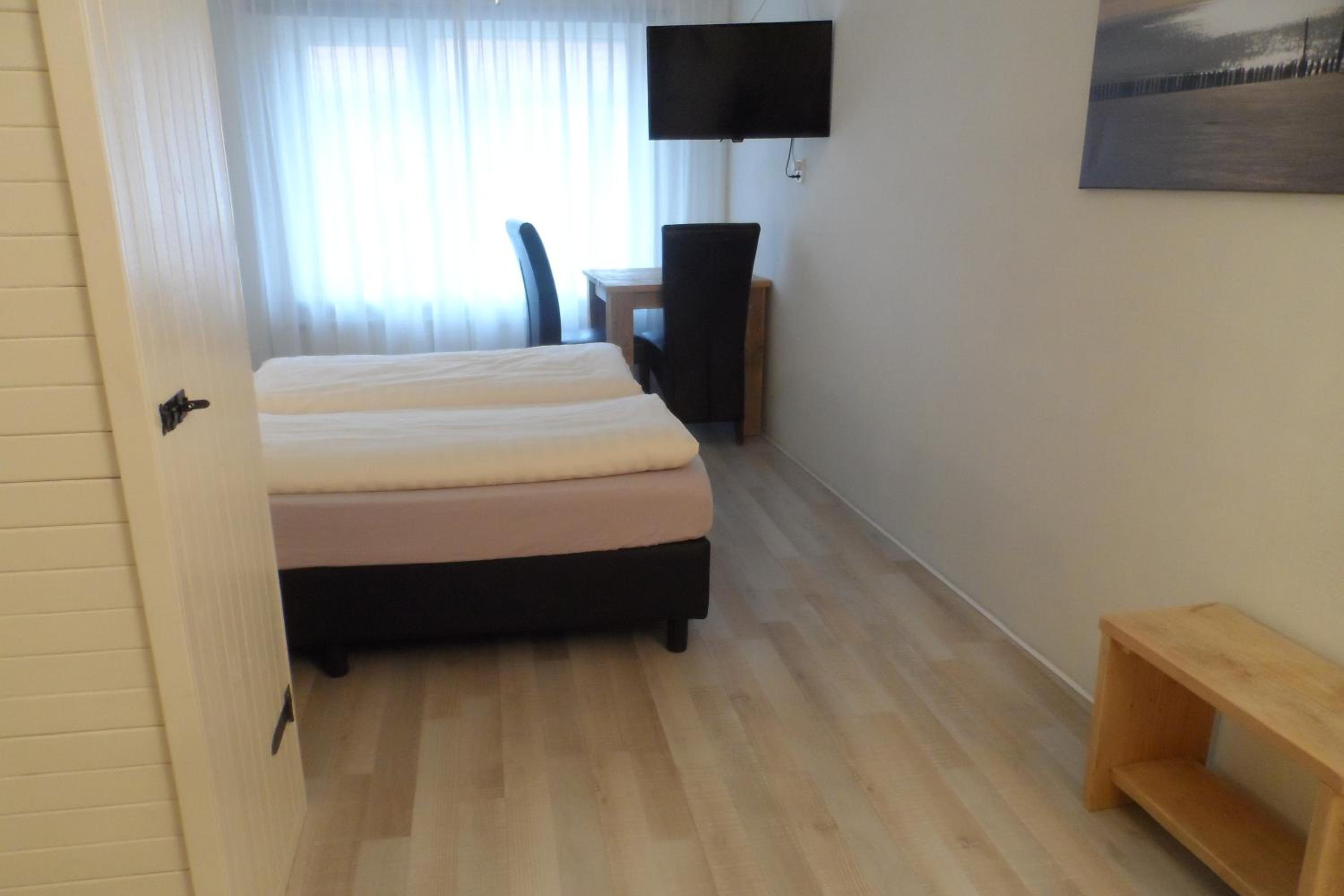 Double Room with Private Bathroom - Photo 7