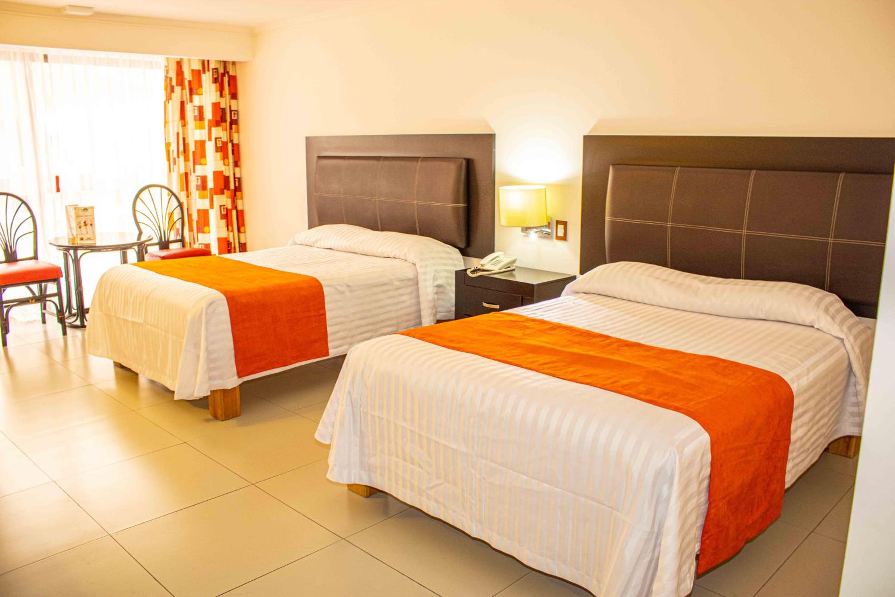 Twin Room - Photo 5