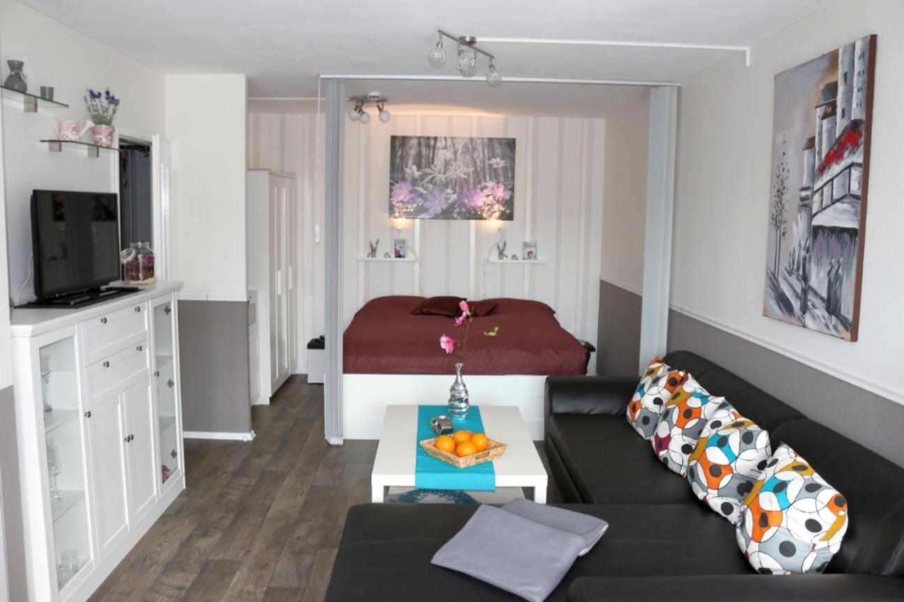 Apartment with Balcony photo 2