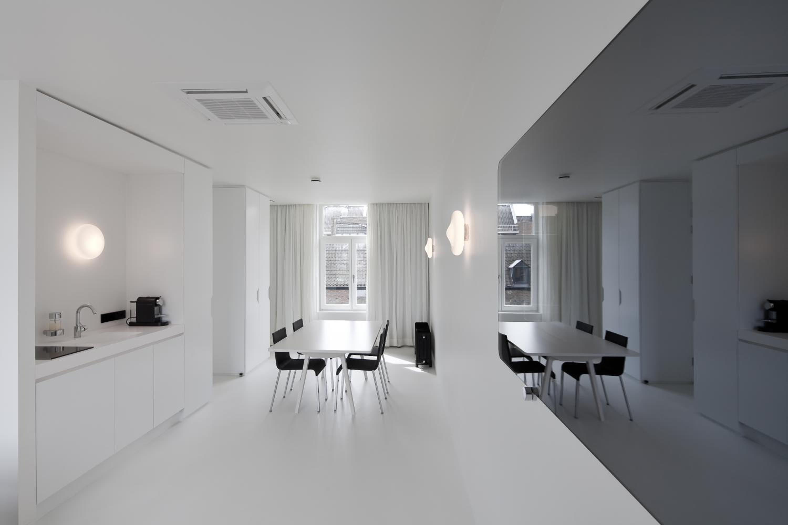 Studio Apartment photo 3