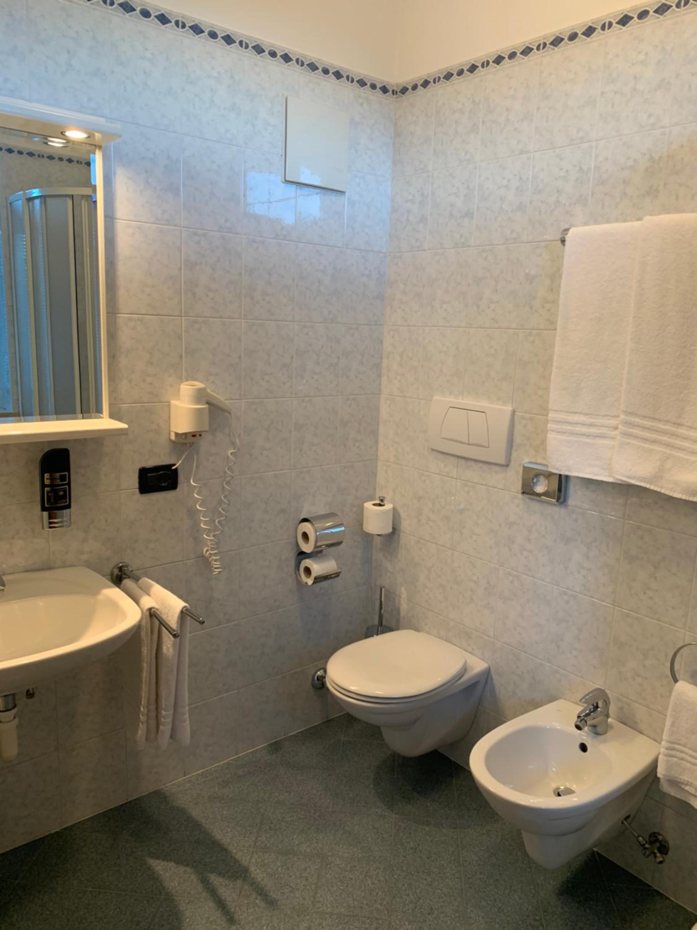 Double or Twin Room - Photo 2