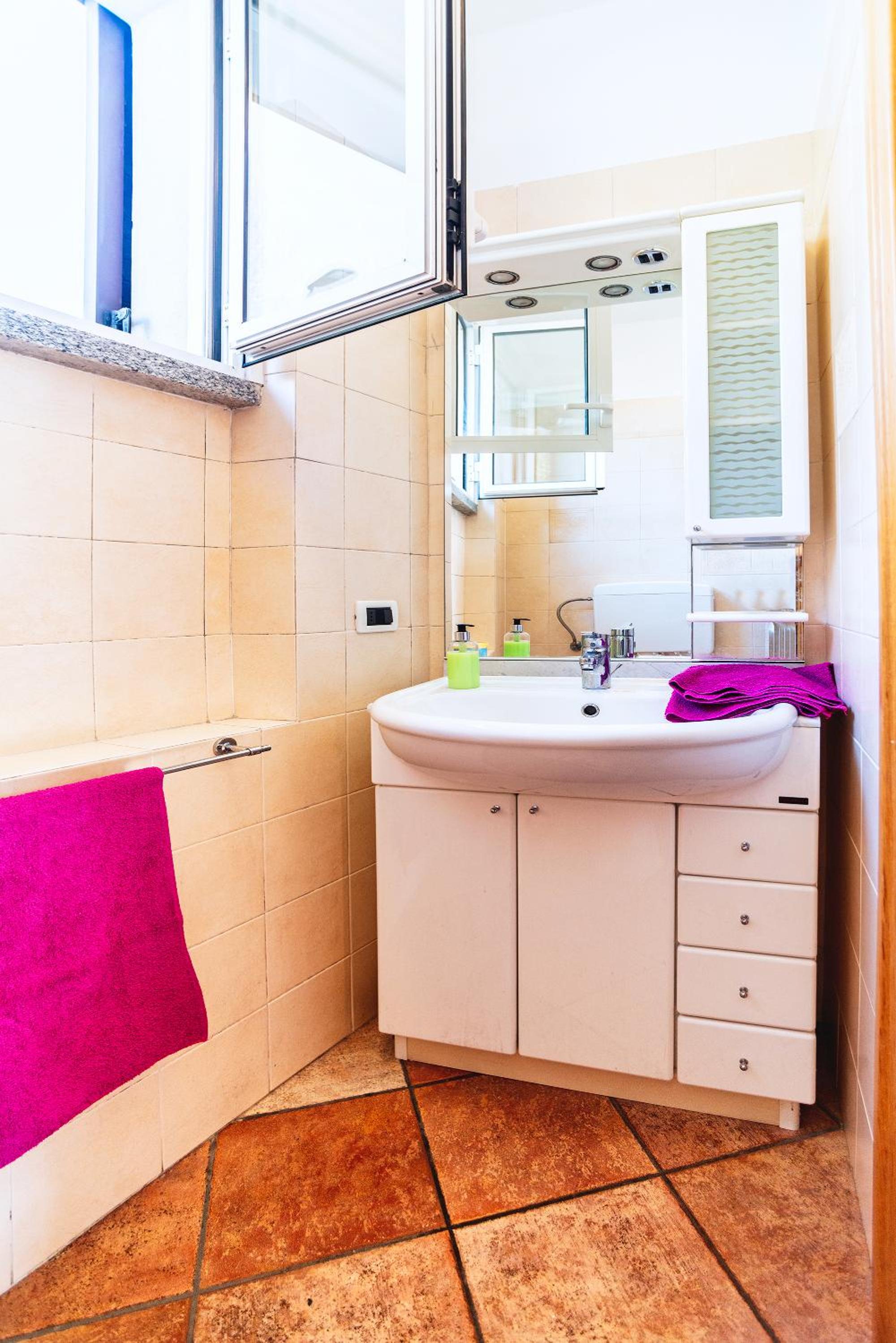 Large Double Room photo 3