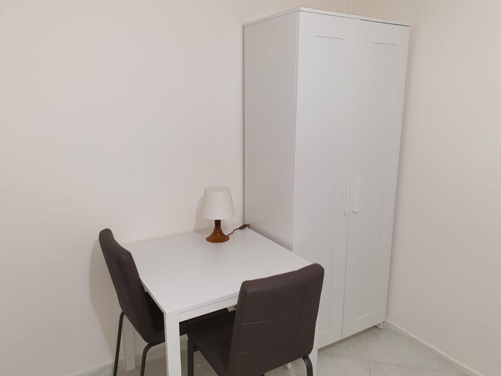Studio Apartment - Photo 6