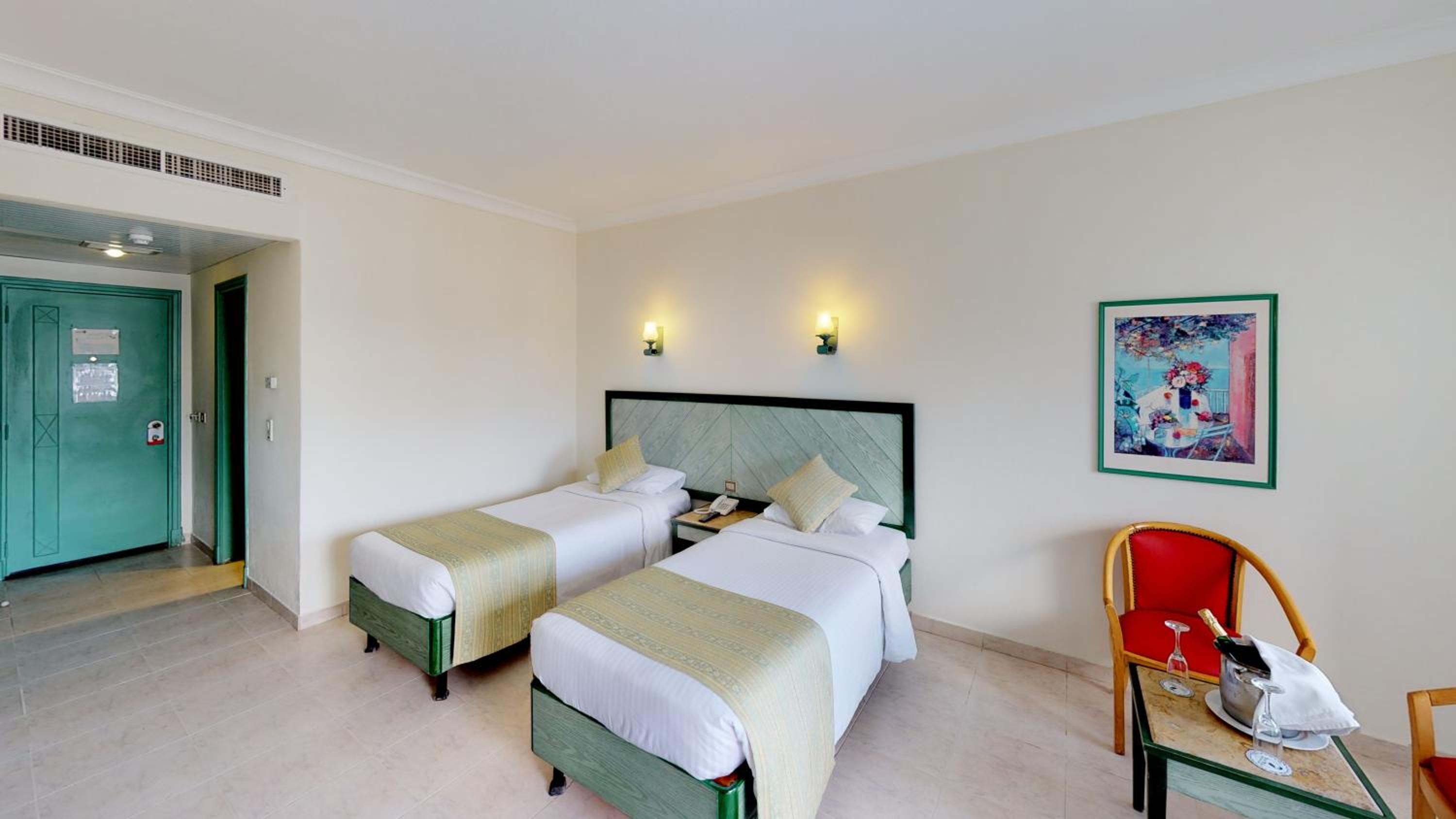 Standard Double Or Twin Room With Garden View - Photo 6