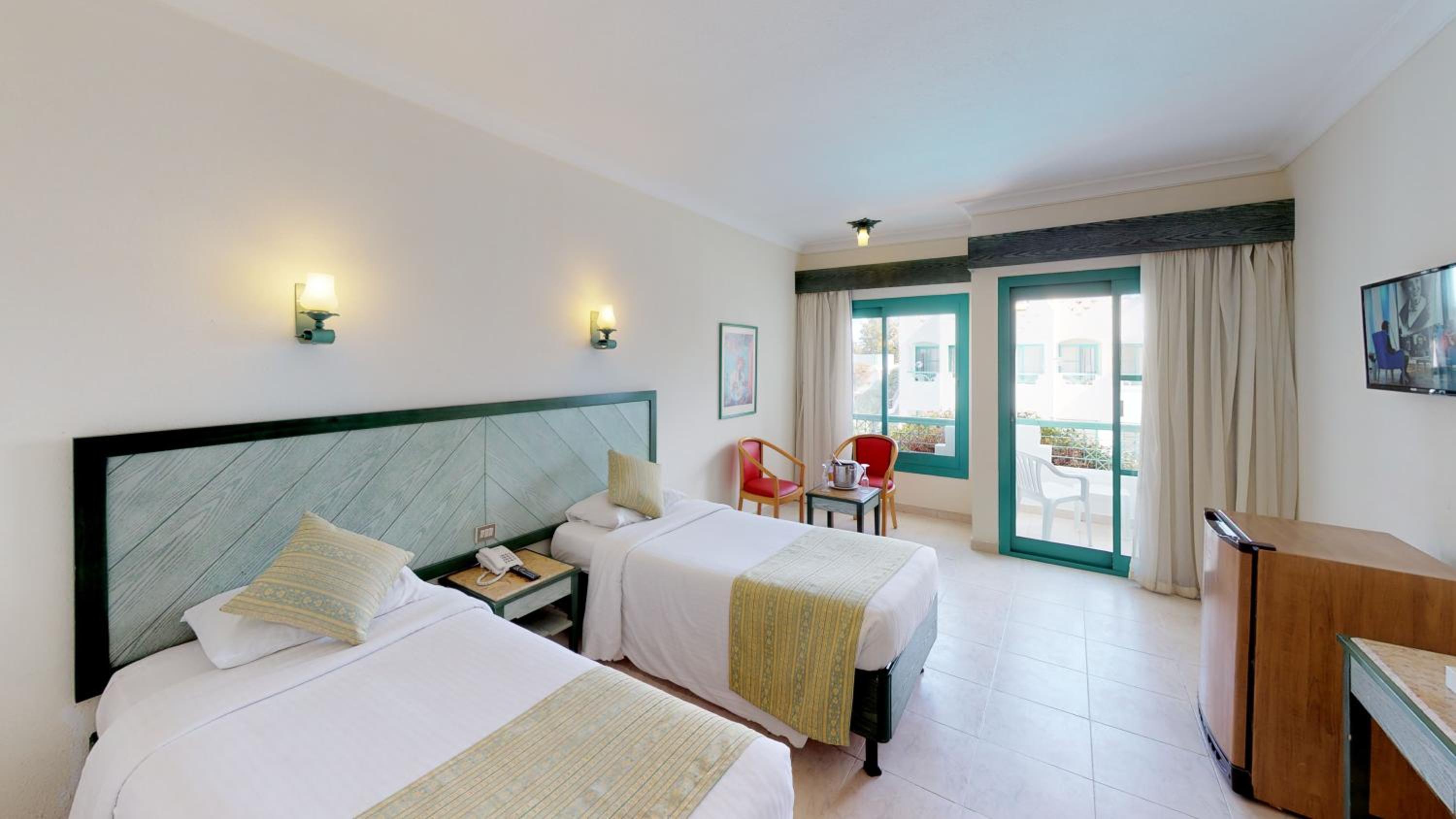Standard Double Or Twin Room With Garden View - Photo 7