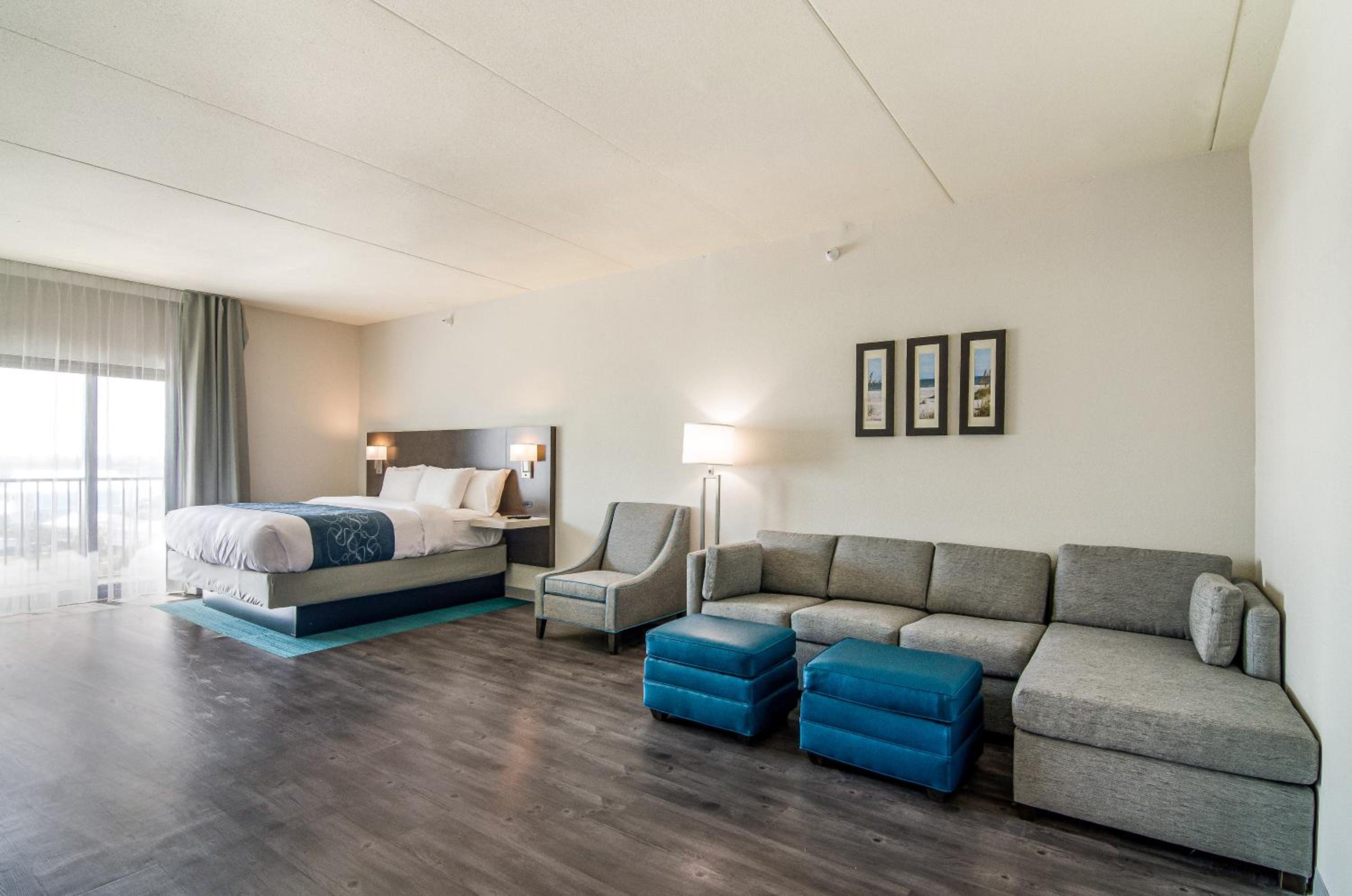 King Suite with Two King Beds- Non-Smoking photo 1