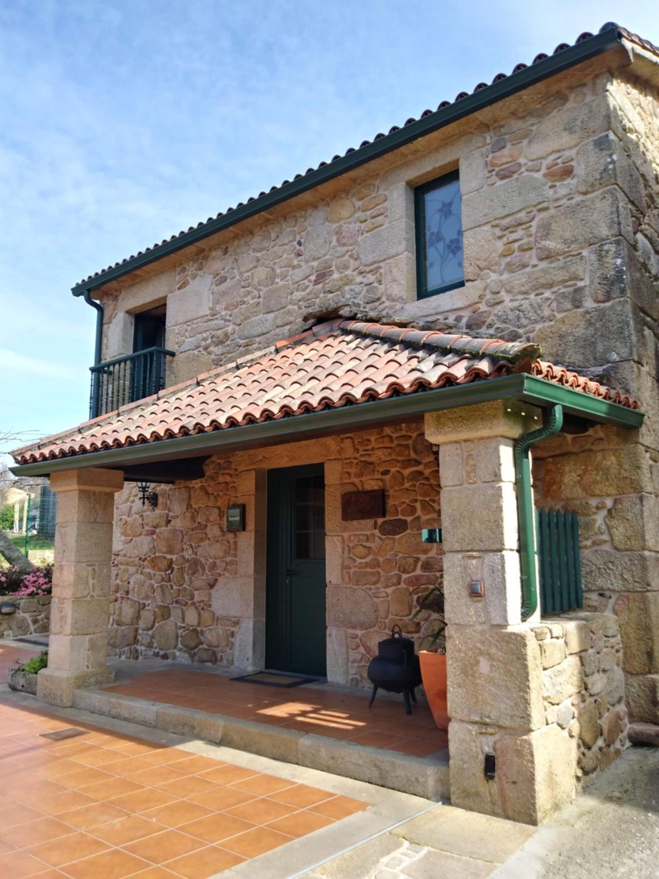 Two-Bedroom House - Photo 4