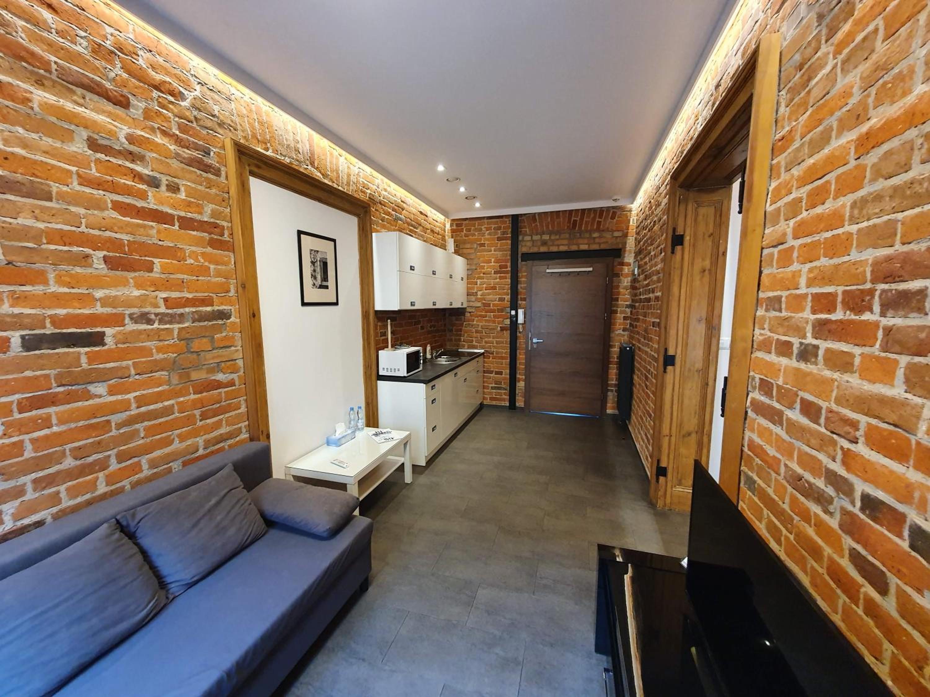 King Studio with Sofa Bed - Photo 7