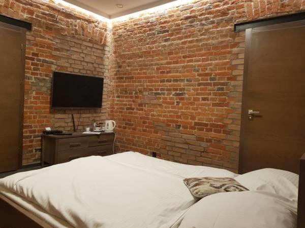 Double Room - Photo 13