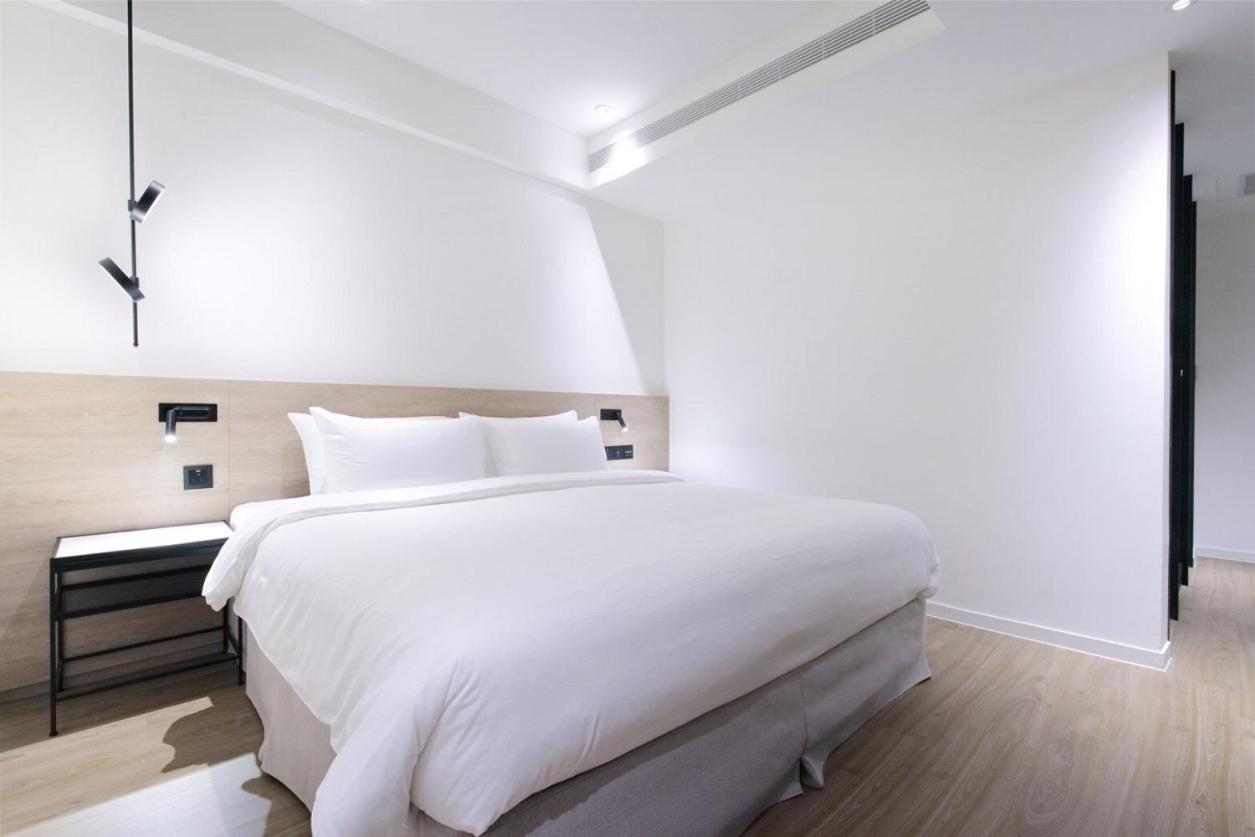 Standard Double Room (No Window) - Photo 3