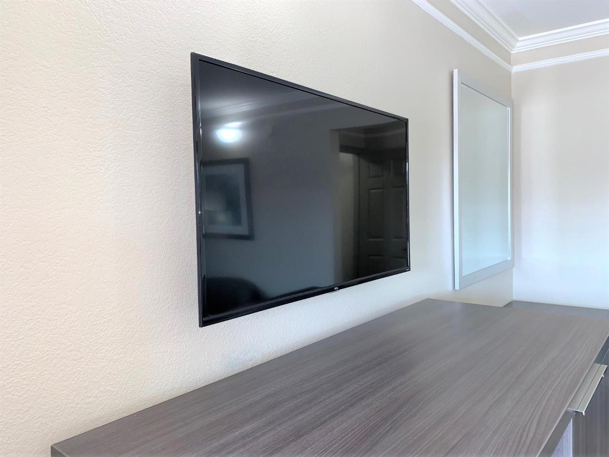 King Room - Non-Smoking - Photo 3