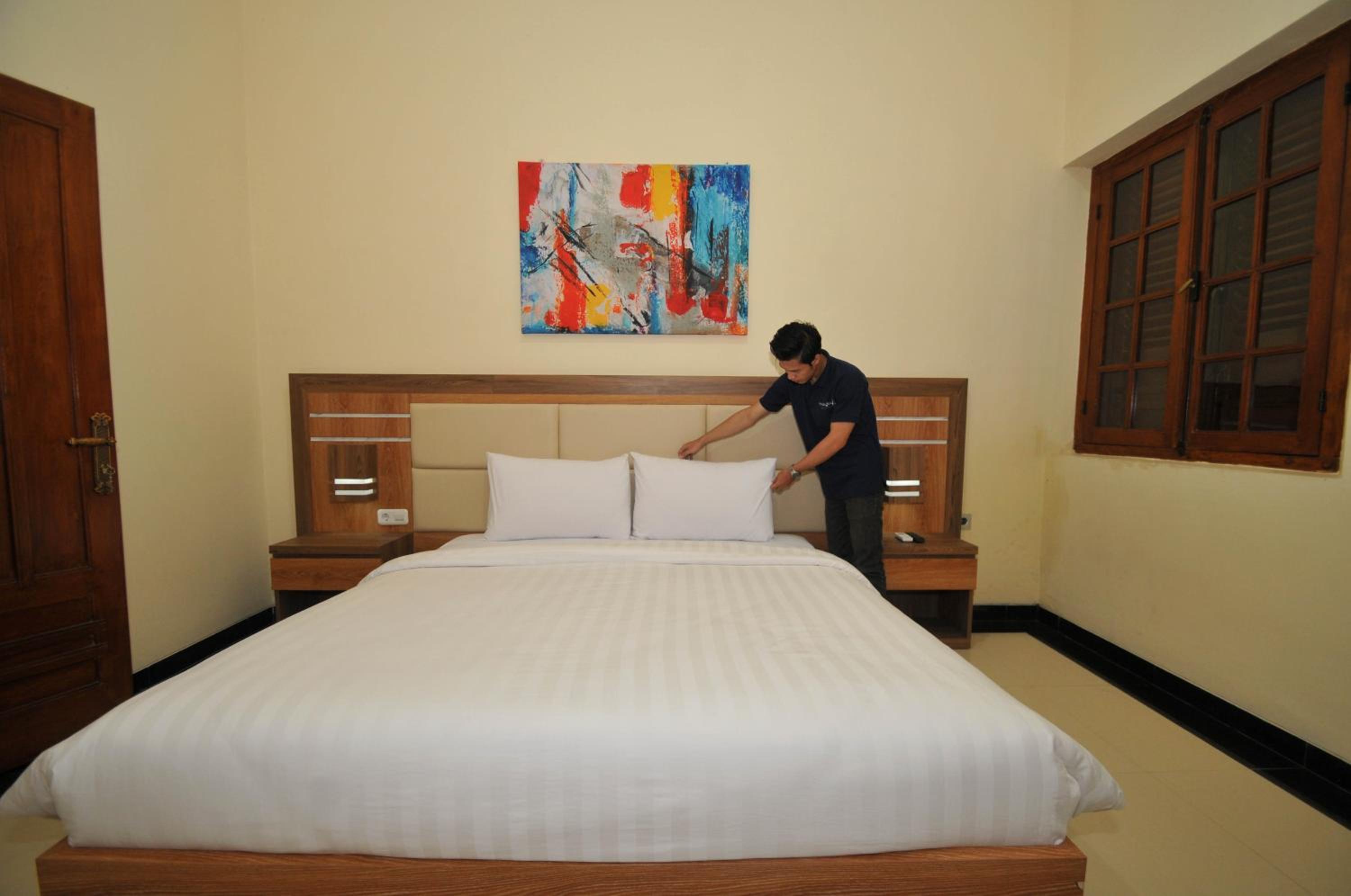 Deluxe Room - Photo 5