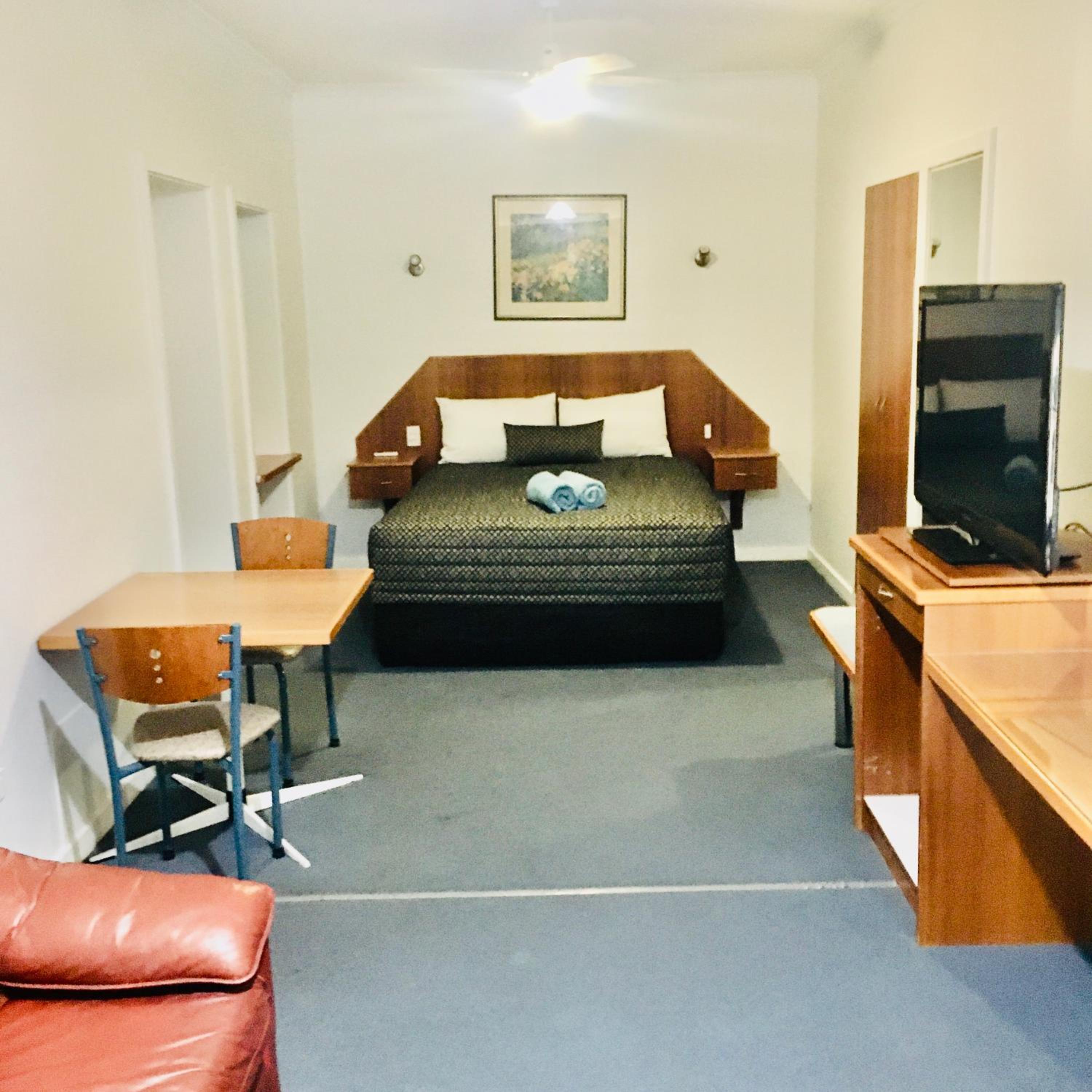 Two-Bedroom Apartment - Photo 6