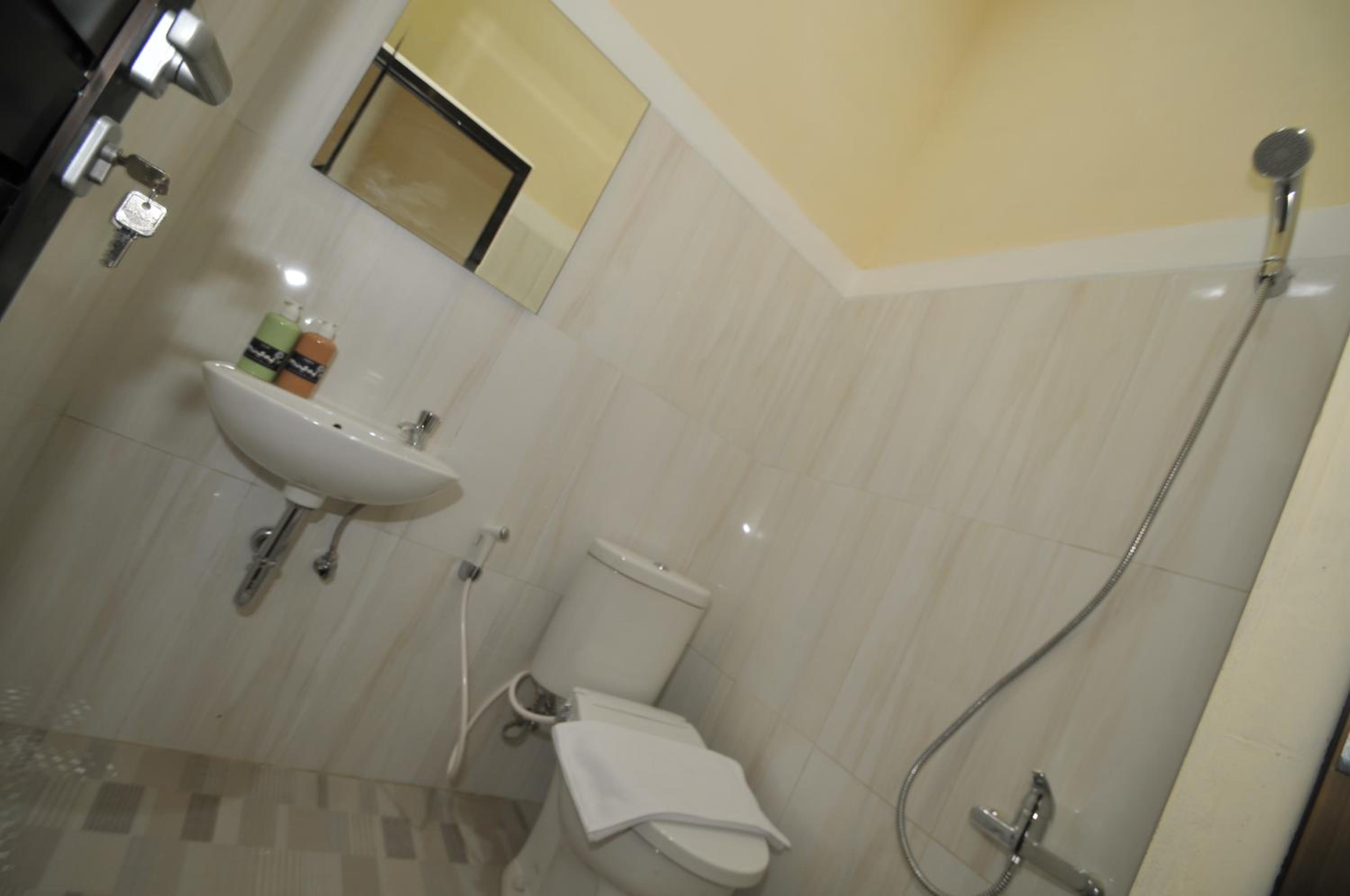 Deluxe Room - Photo 8