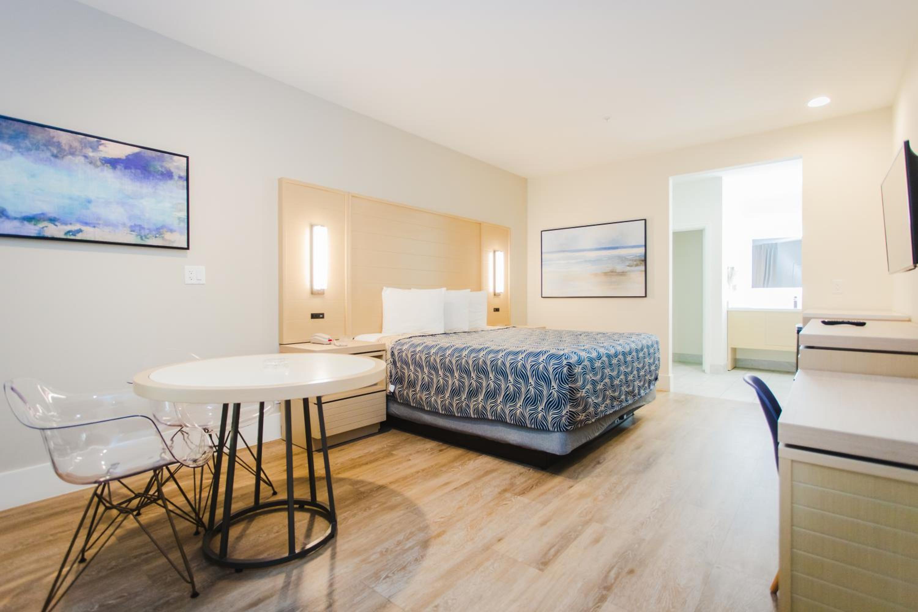 Deluxe King Room - Photo 5