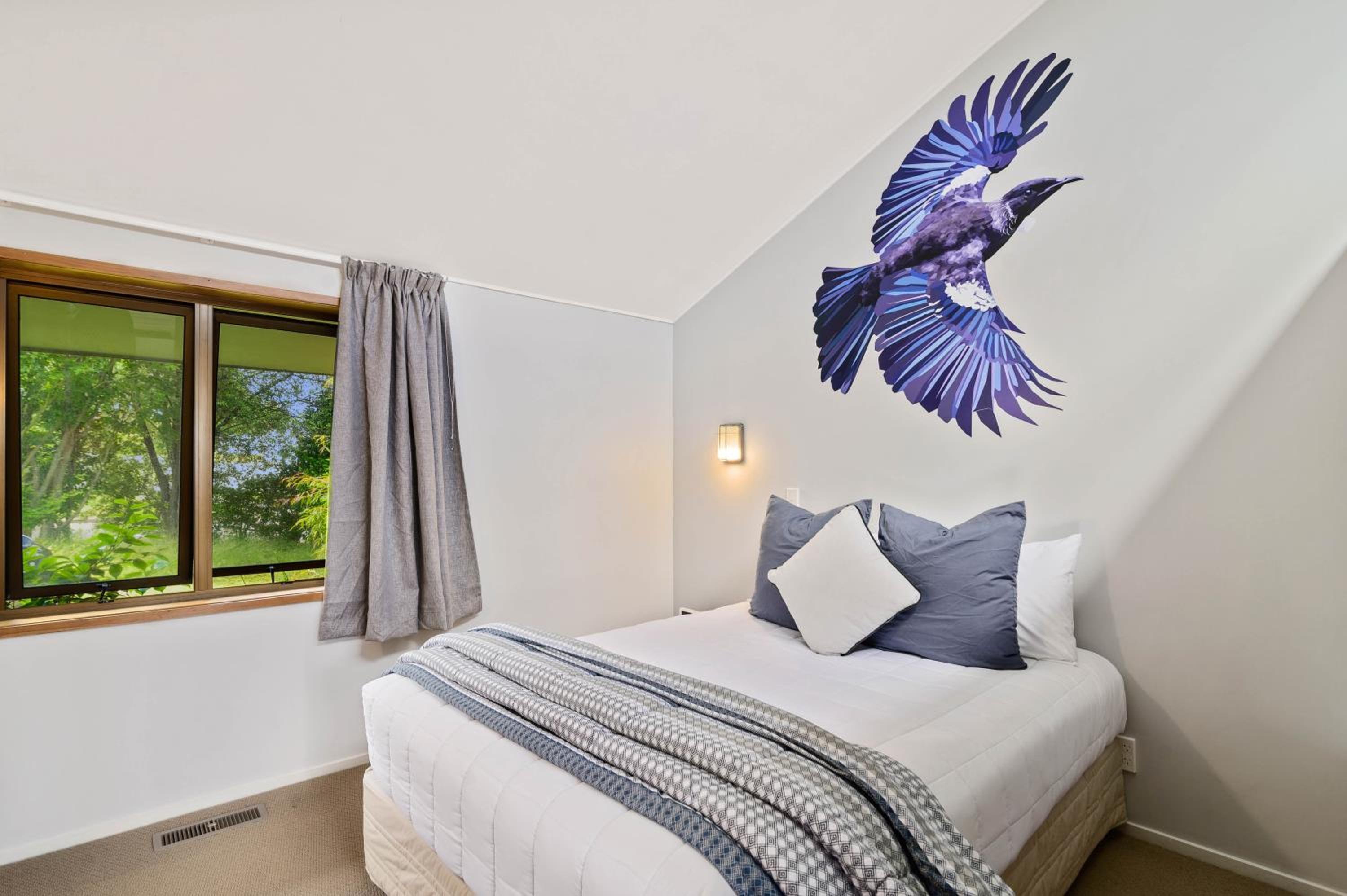 Six-Bedroom House - Photo 20