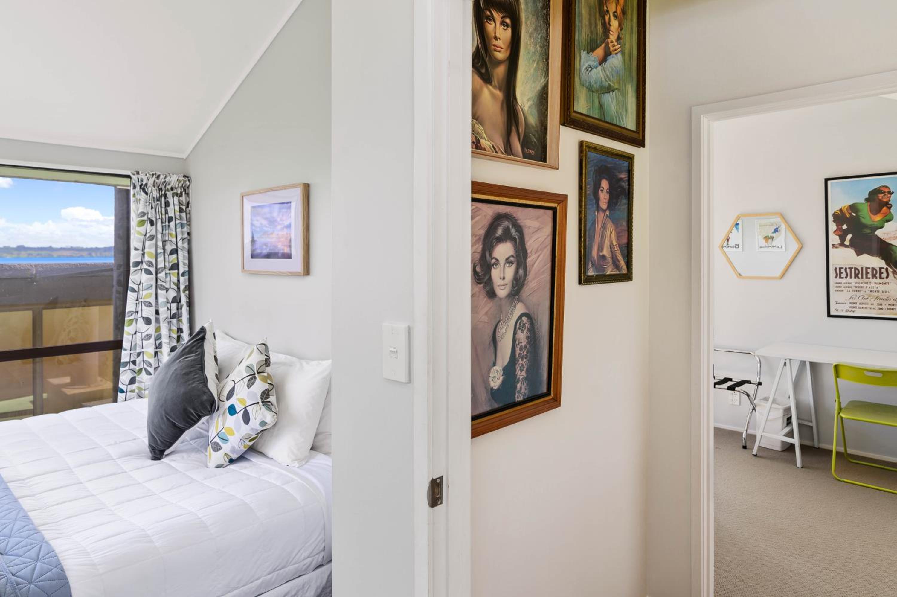 Six-Bedroom House - Photo 38