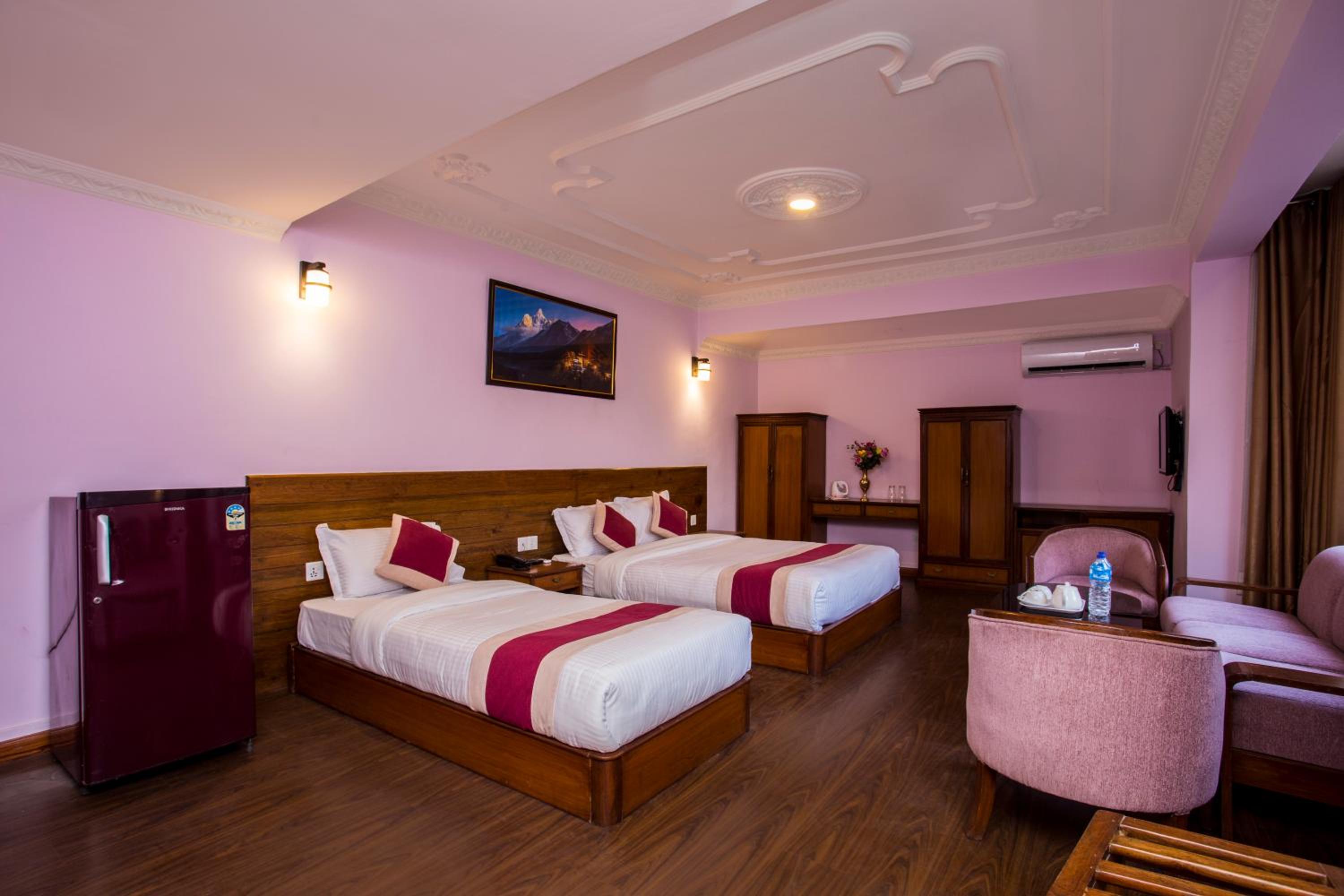 Deluxe Family Room with Airport PickUp photo 3