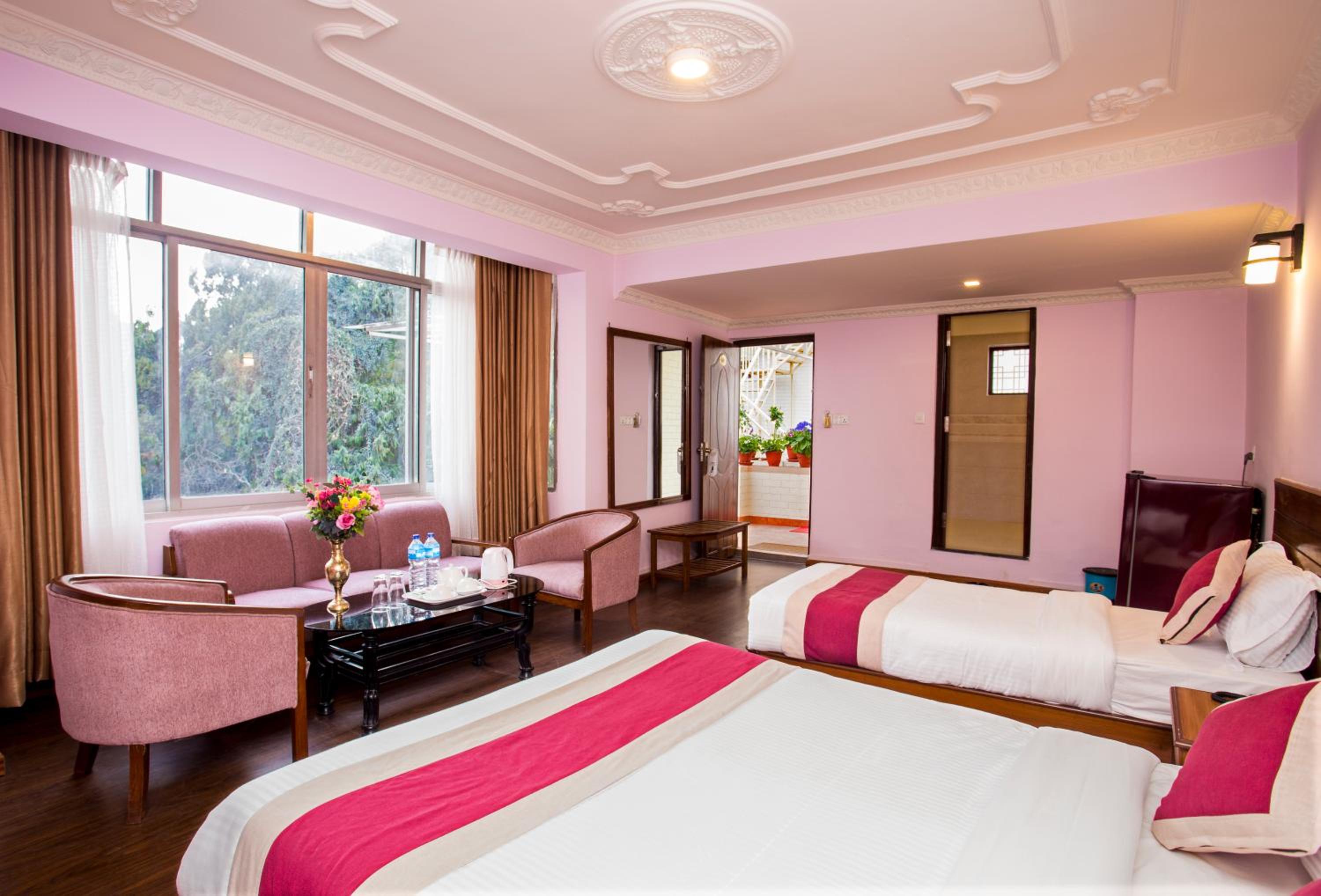 Deluxe Family Room with Airport PickUp photo 2