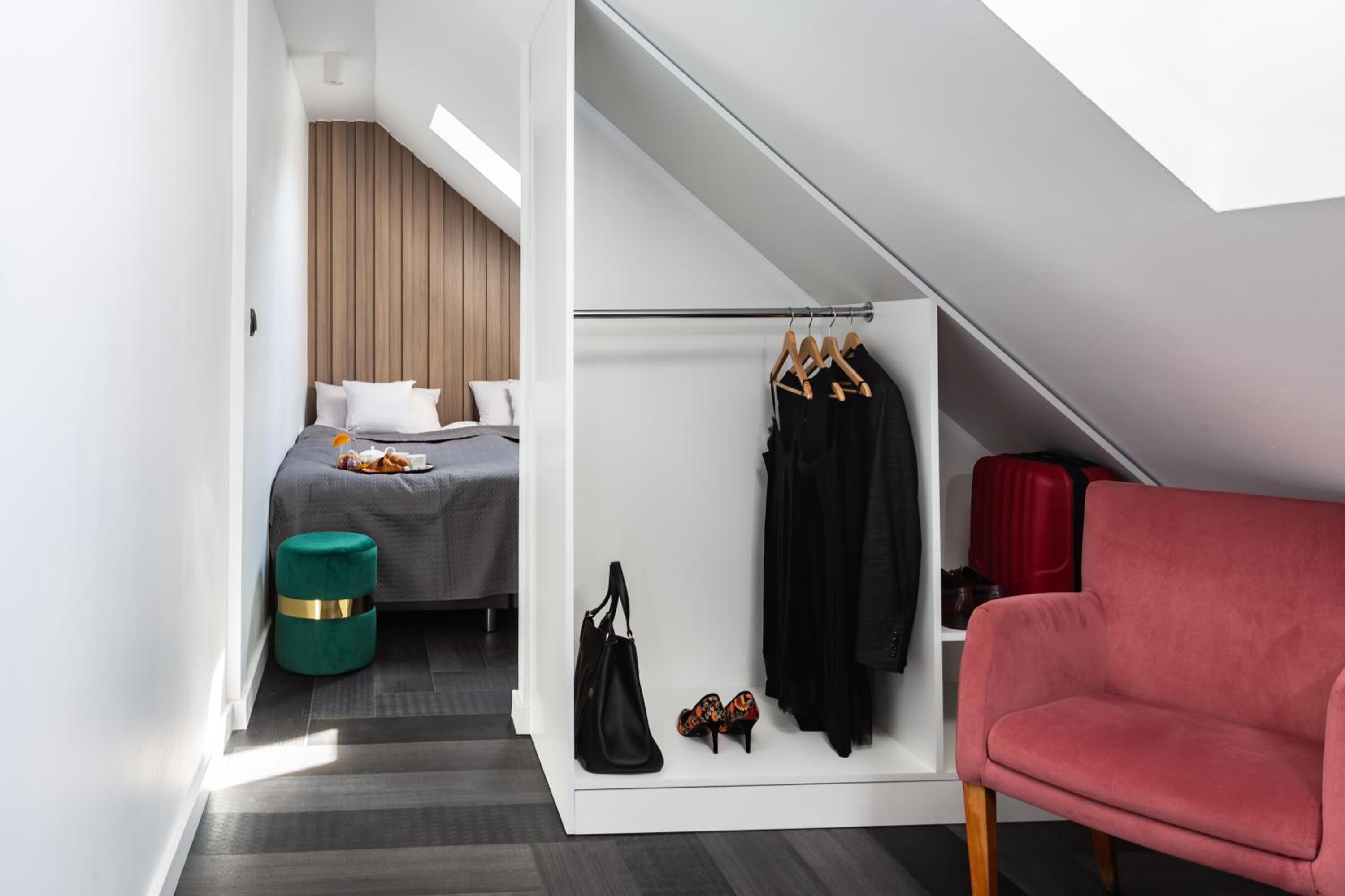 Double Room - Photo 11