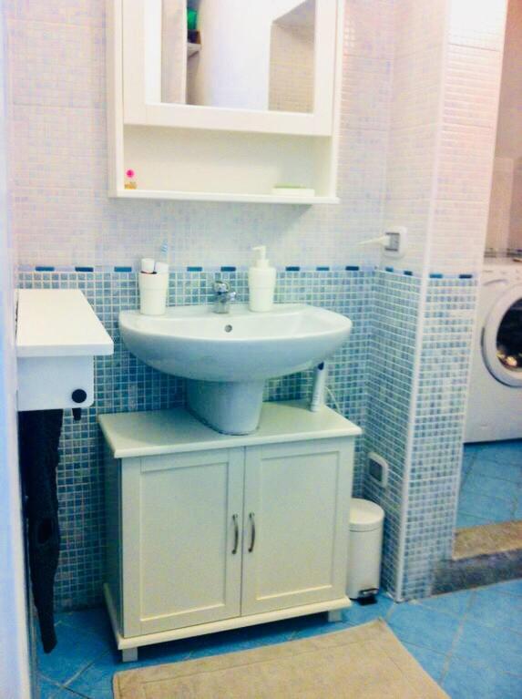 Apartment with Sea View - Photo 10