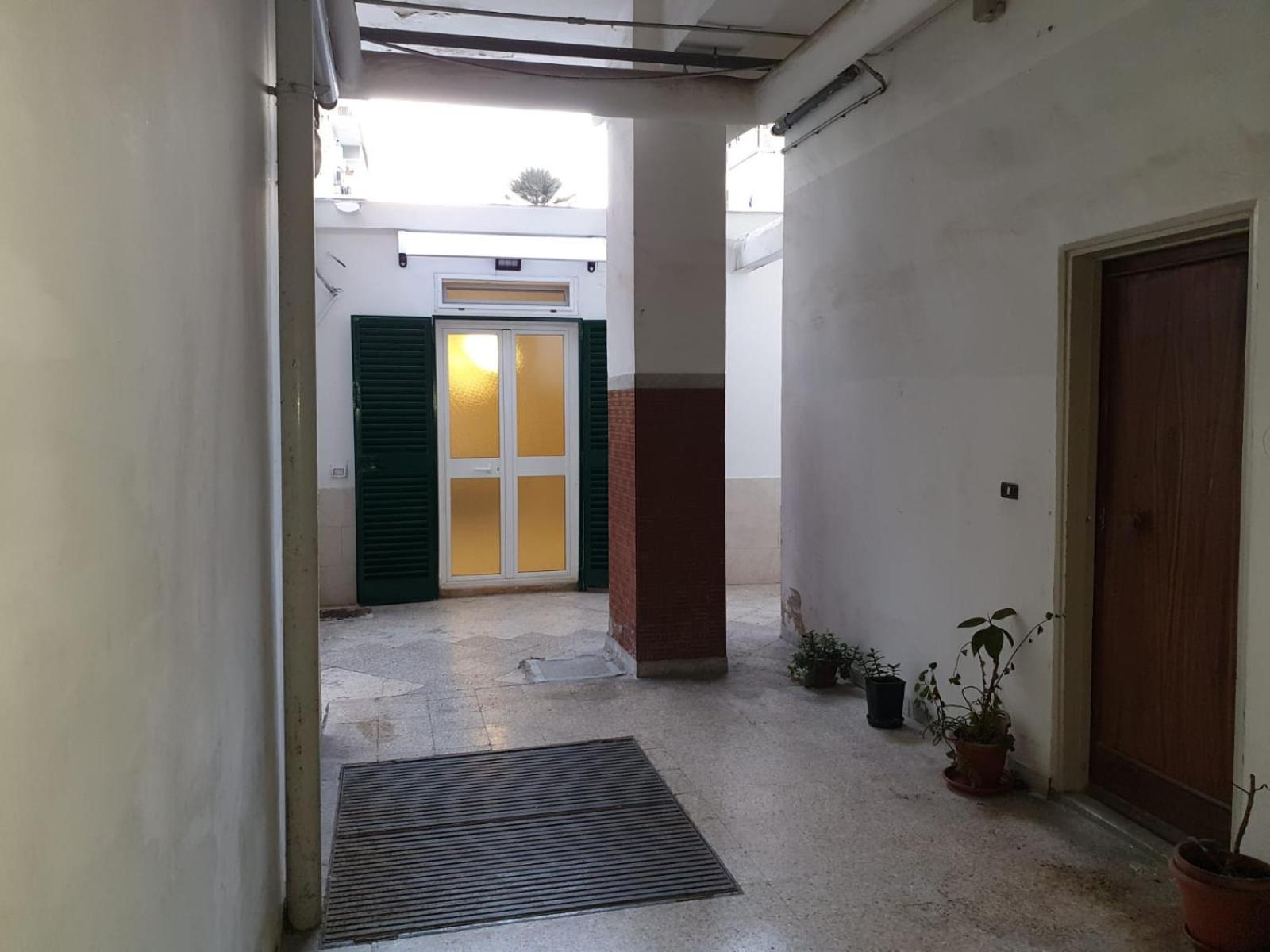 Studio Apartment - Photo 11