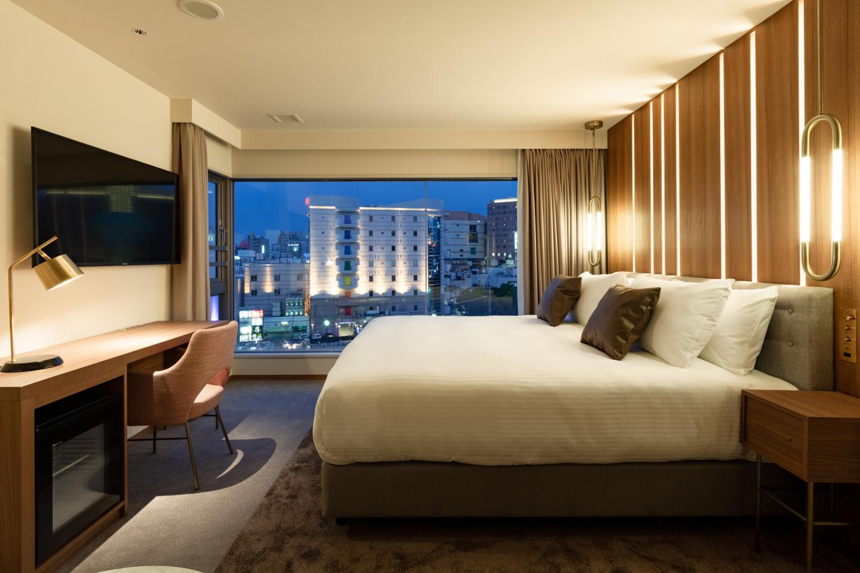 Deluxe King Room with River View - Top Floor - Non-Smoking - Photo 2