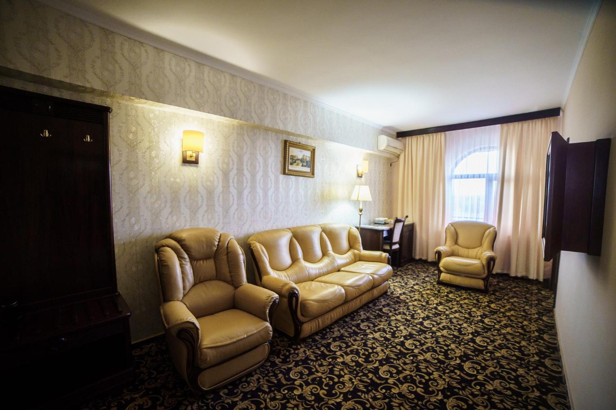 Standard Suite - Photo 2