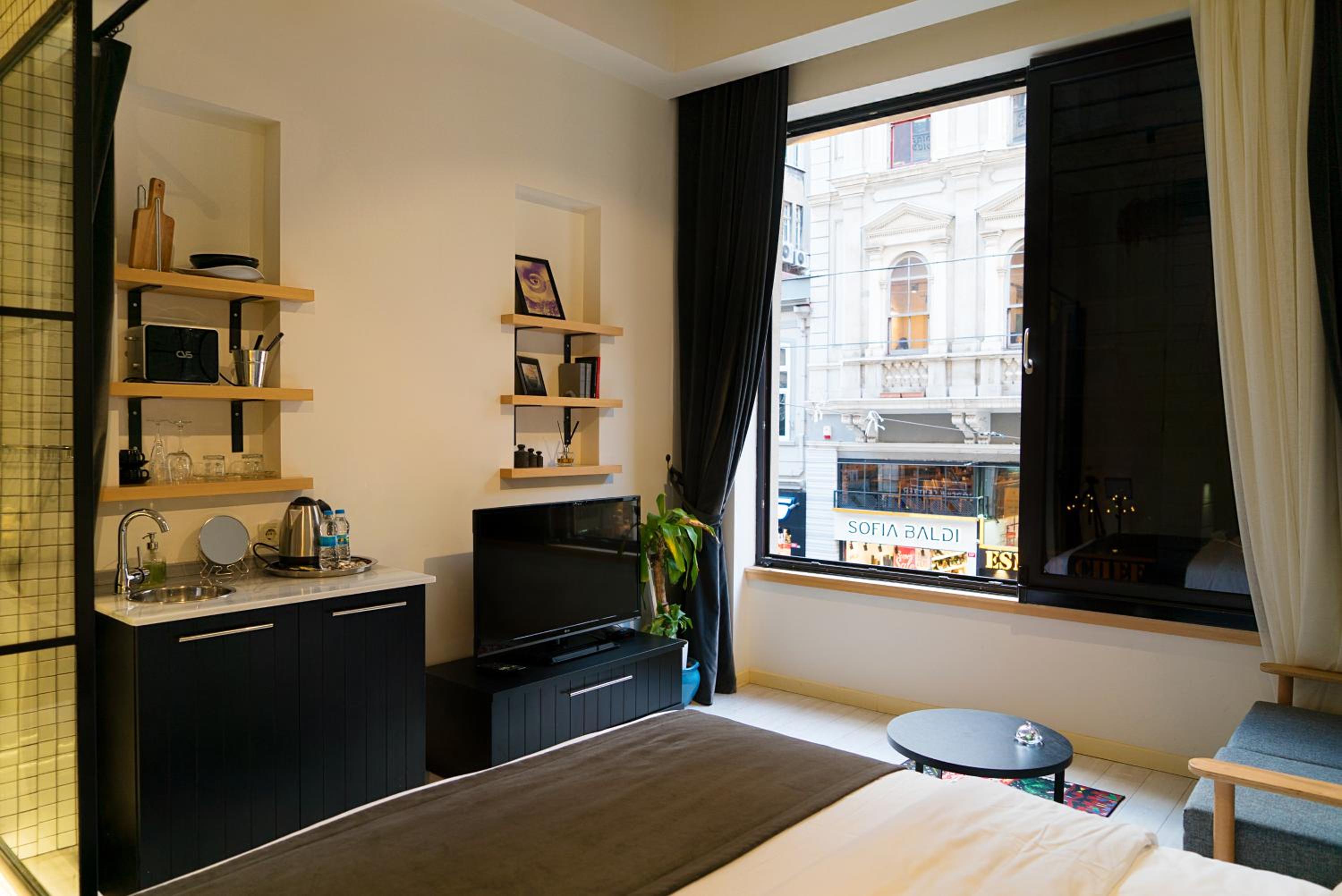 Superior Studio with Istiklal Street View photo 1