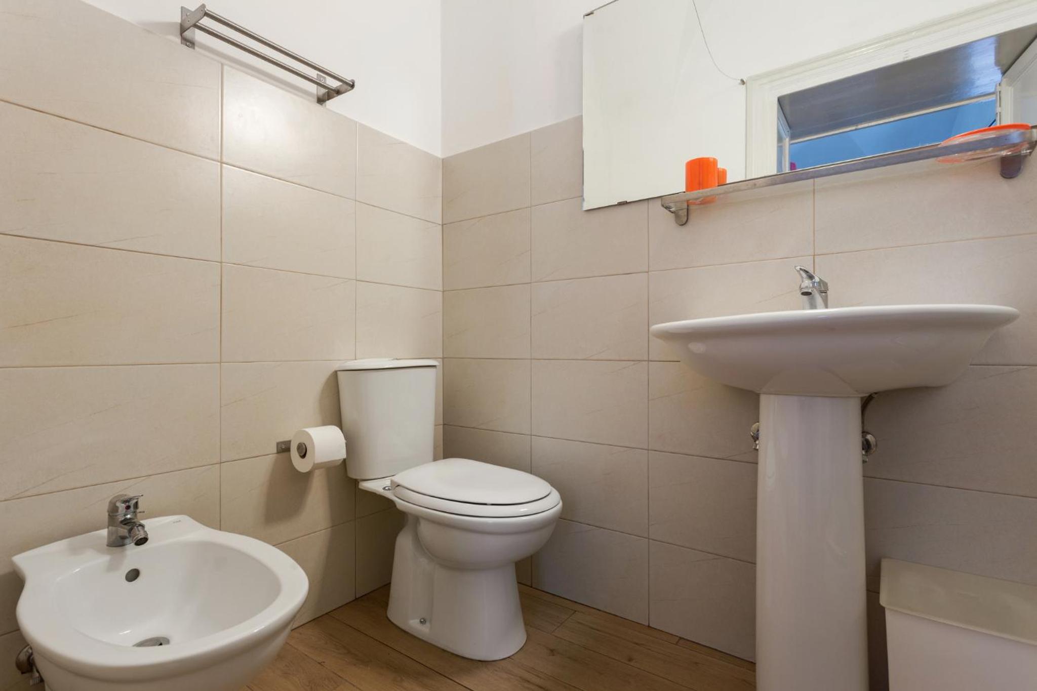 Double or Twin Room - Photo 9