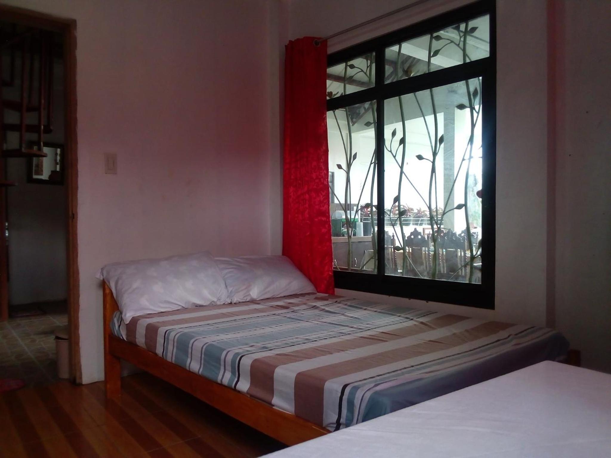 Family Room with Mountain View - Photo 7