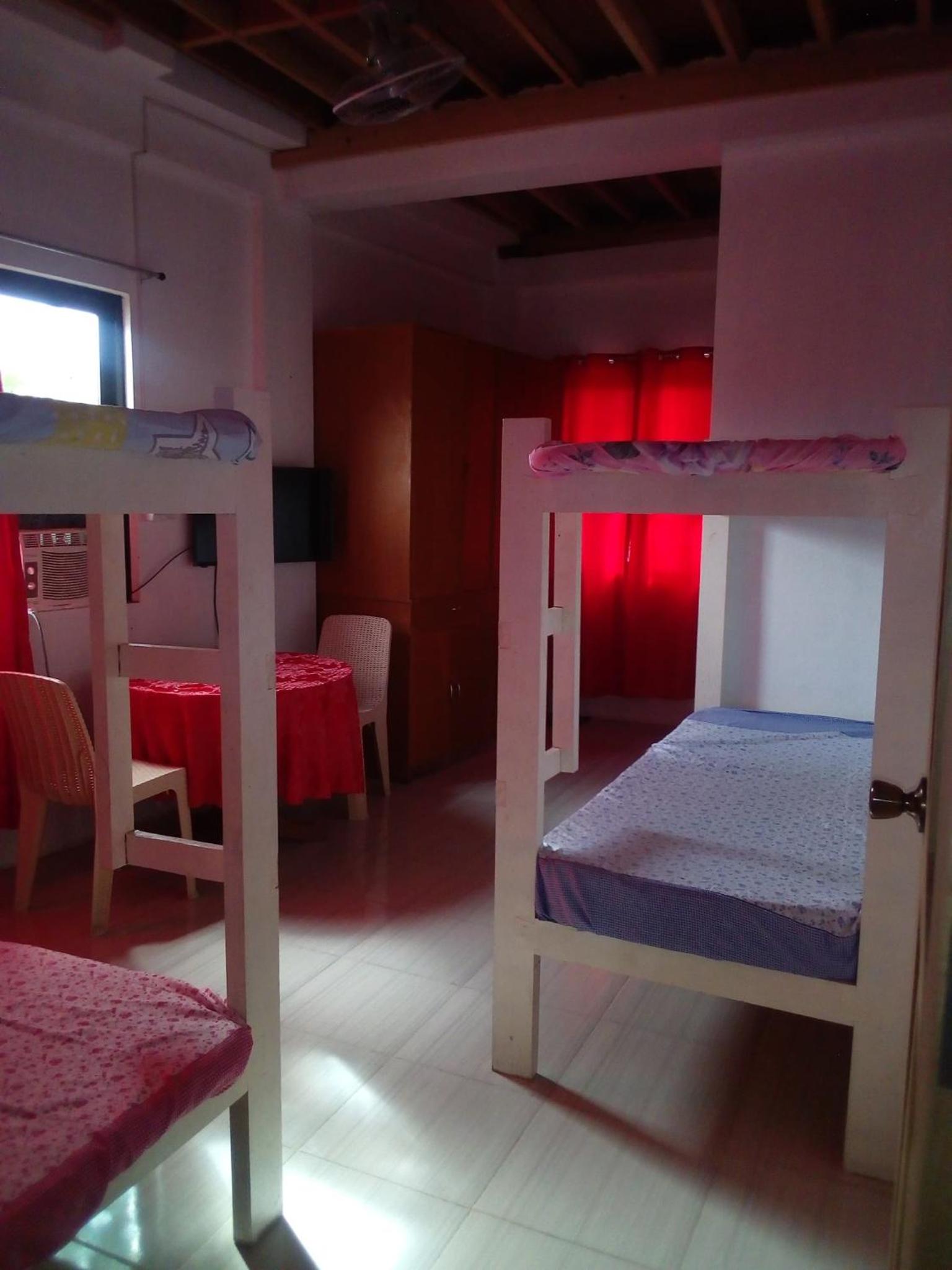 Quadruple Room with Mountain View - Photo 11