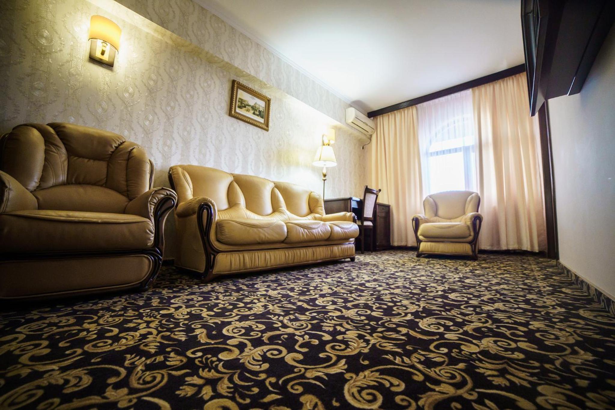 Standard Suite - Photo 1