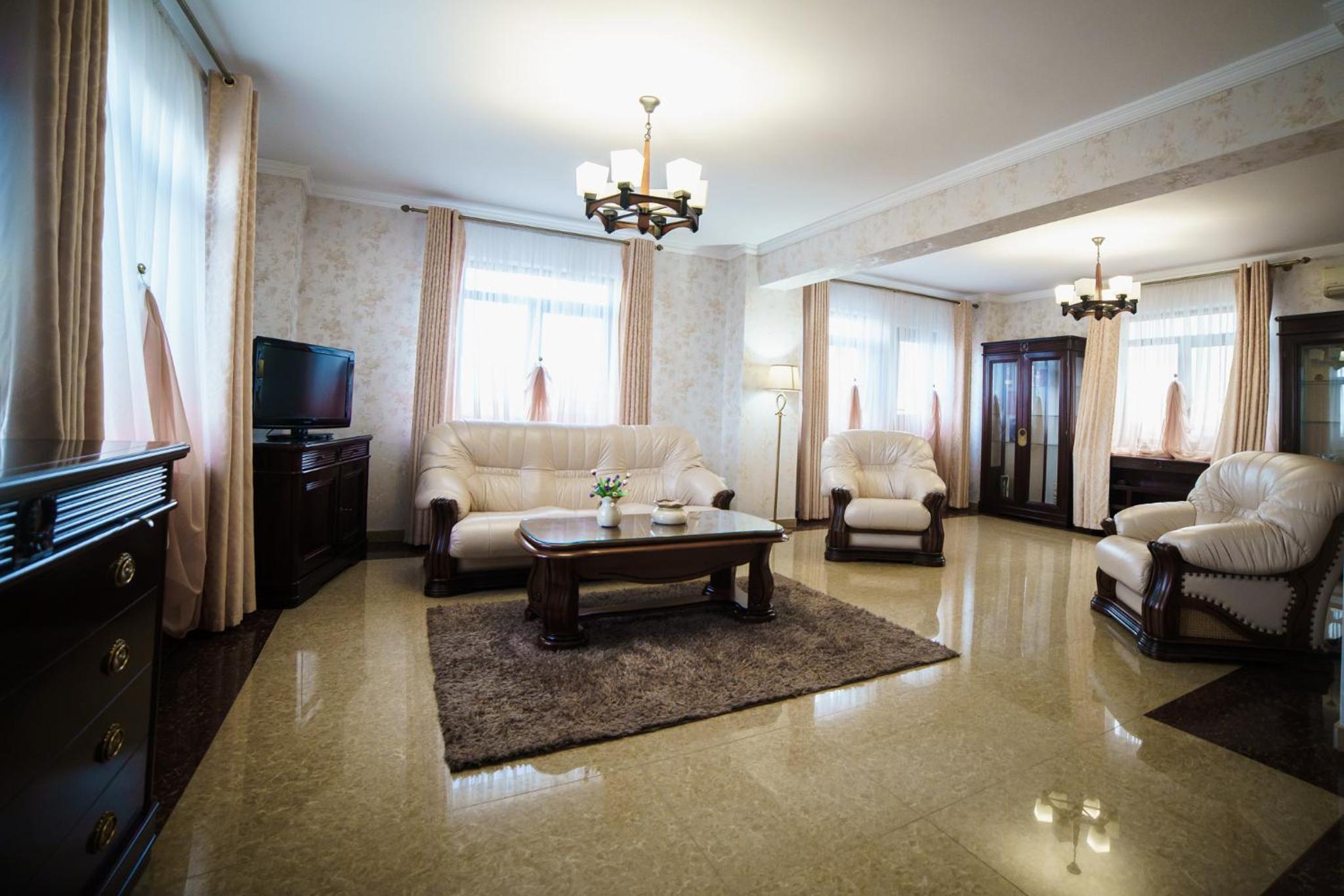 Superior Suite - Photo 1
