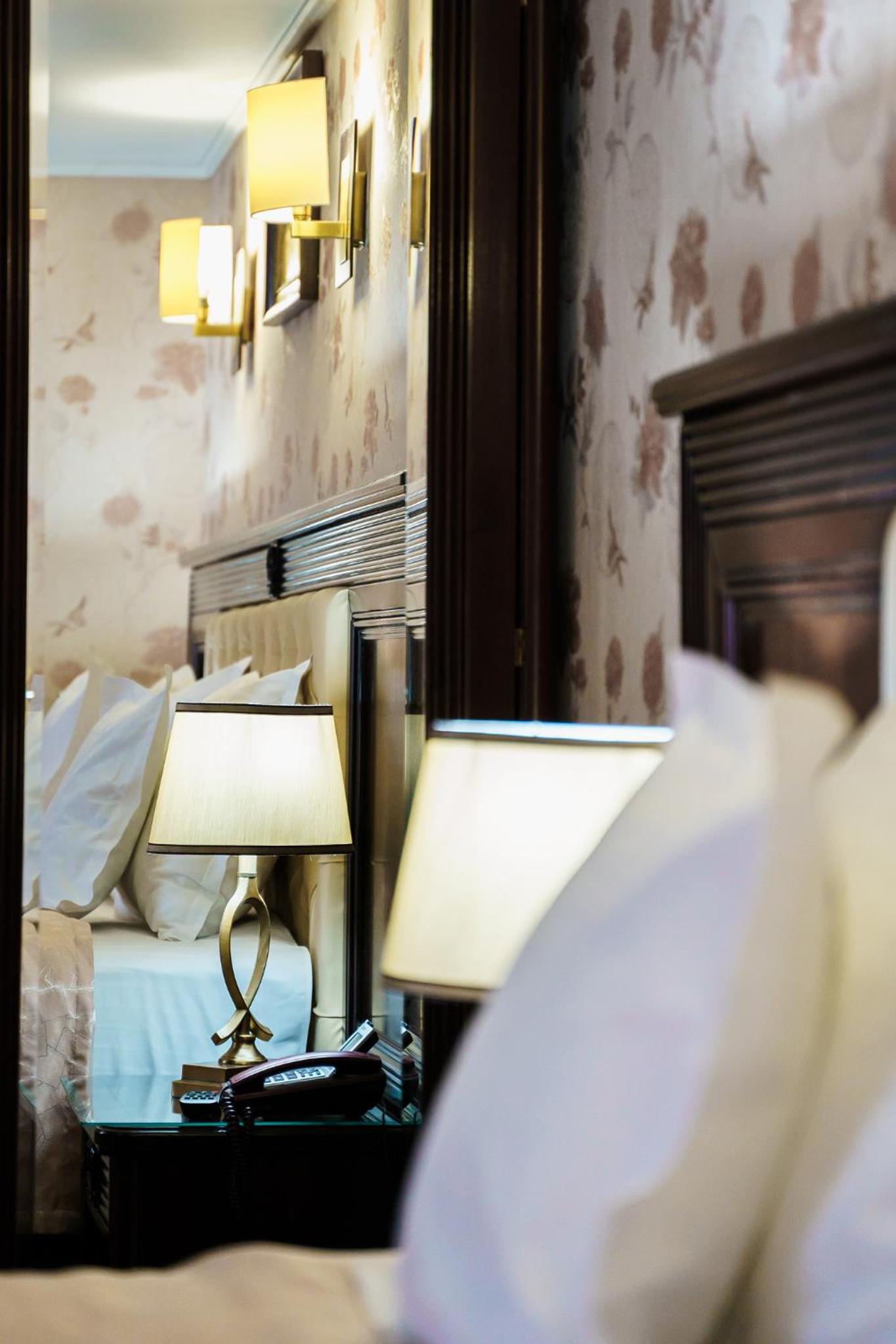 Superior Suite - Photo 6