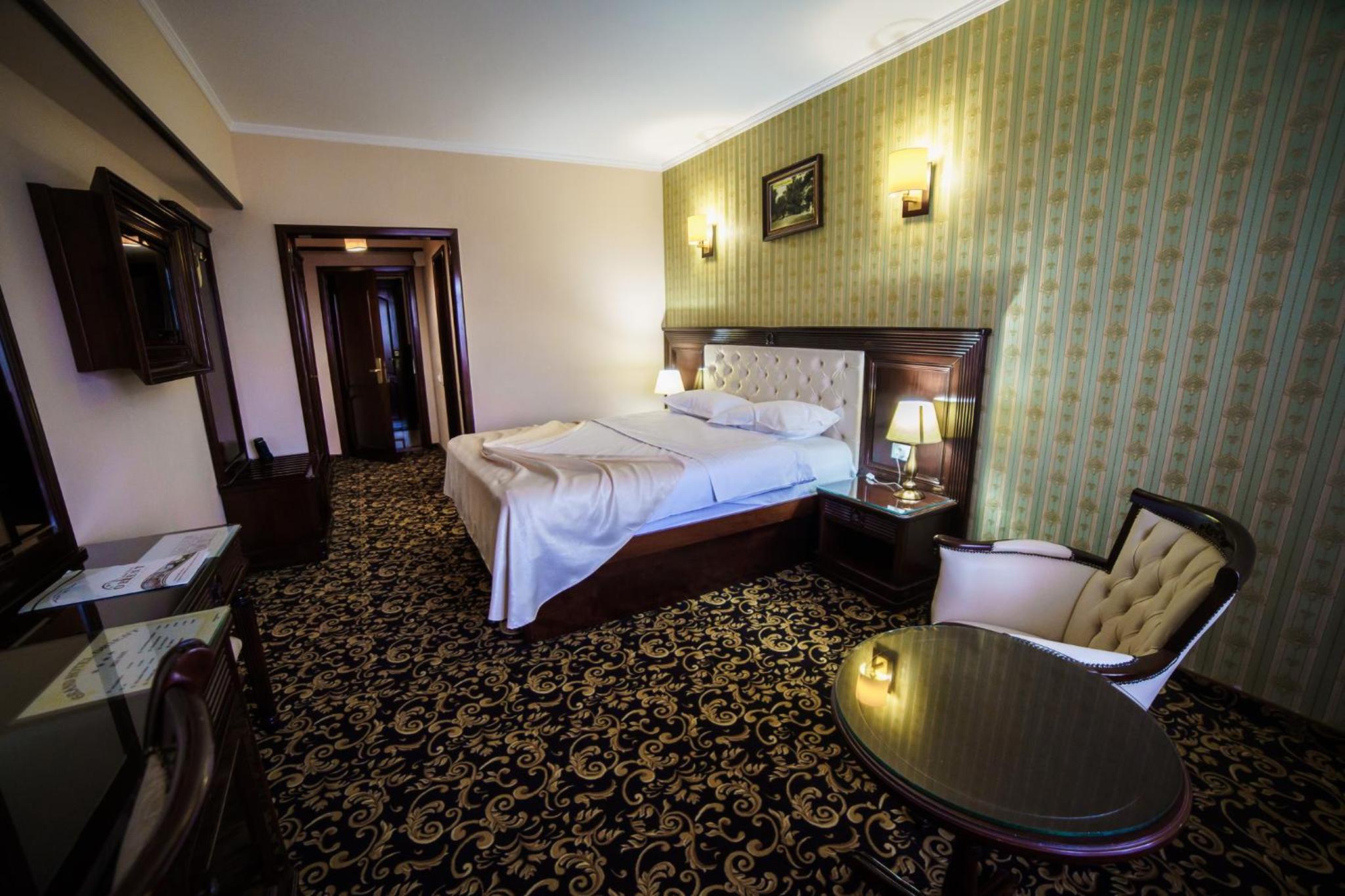Double Room - Photo 2