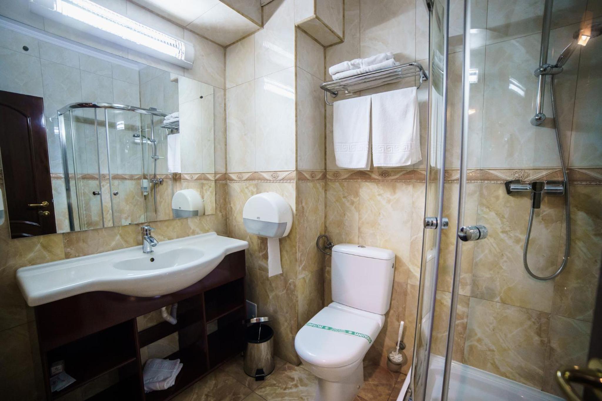 Double Room - Photo 5
