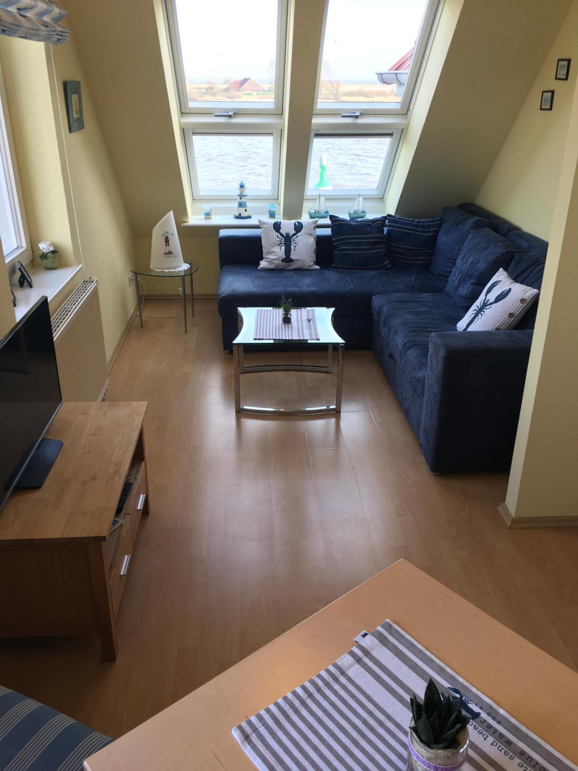 Apartment - Split Level - Photo 1
