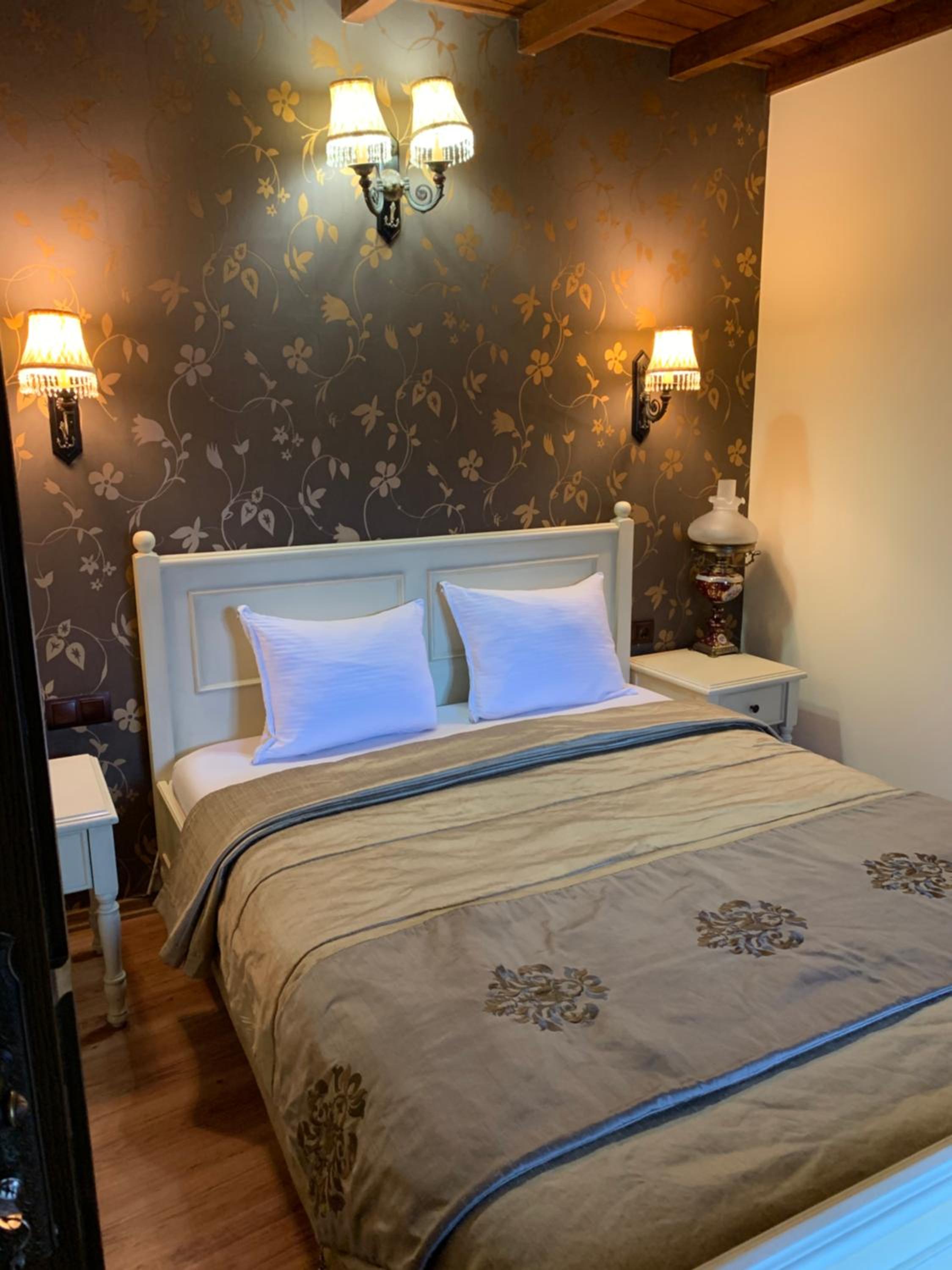 Standard Double Room - Photo 1
