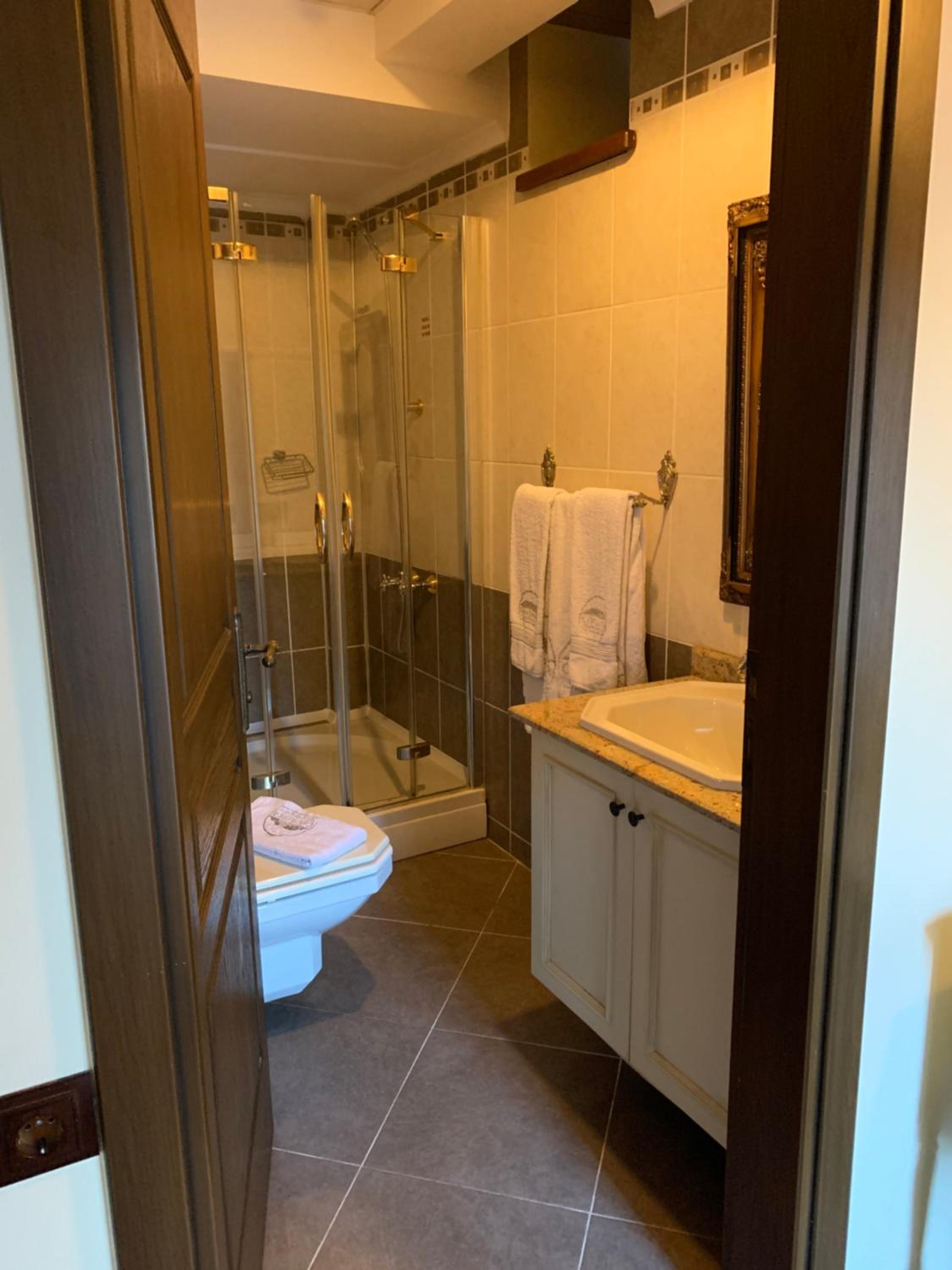 Standard Double Room - Photo 6