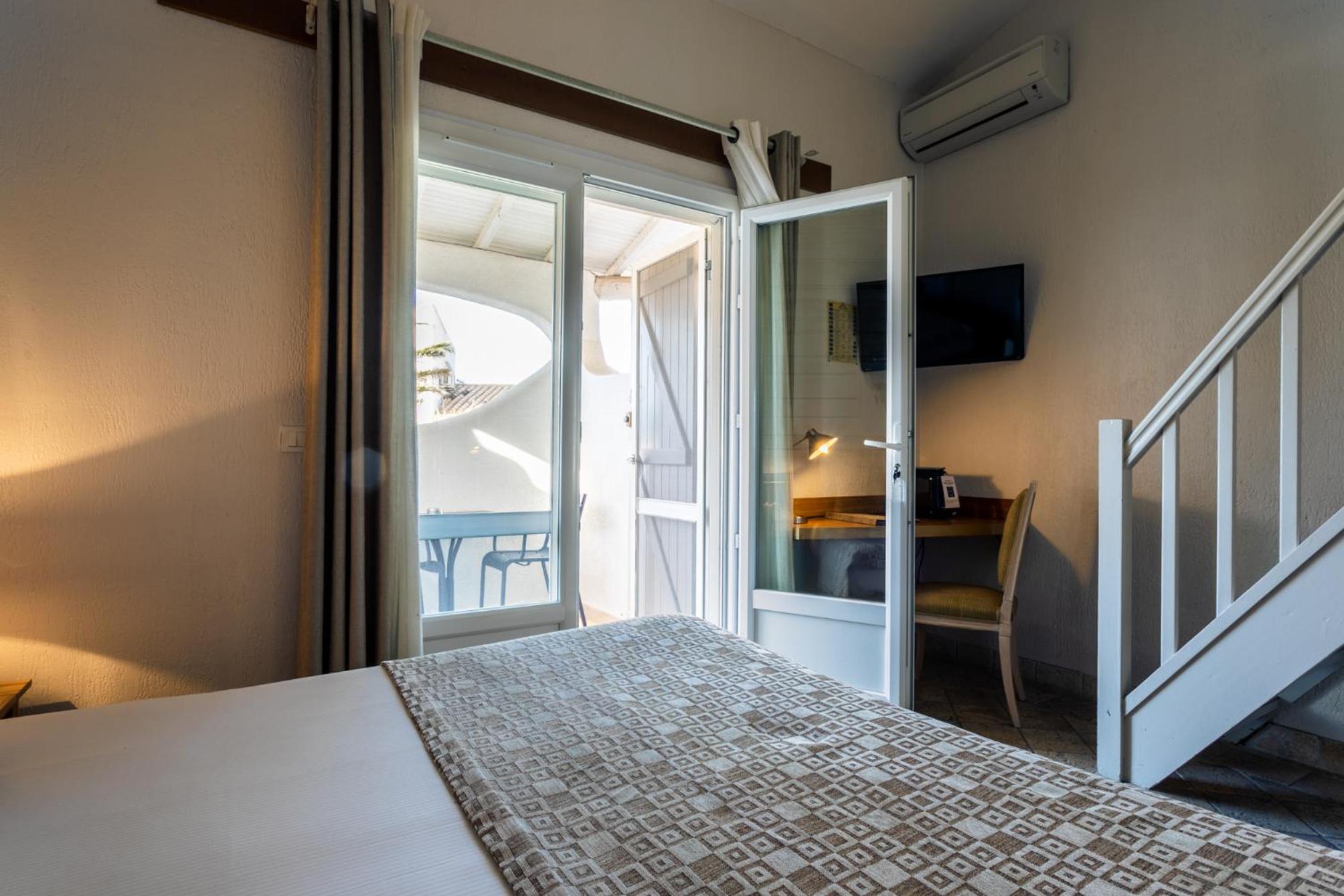 Chambre Familiale (2 Adultes et 2 Enfants) Chambre Familiale (2 Adultes et 2 Enfants)