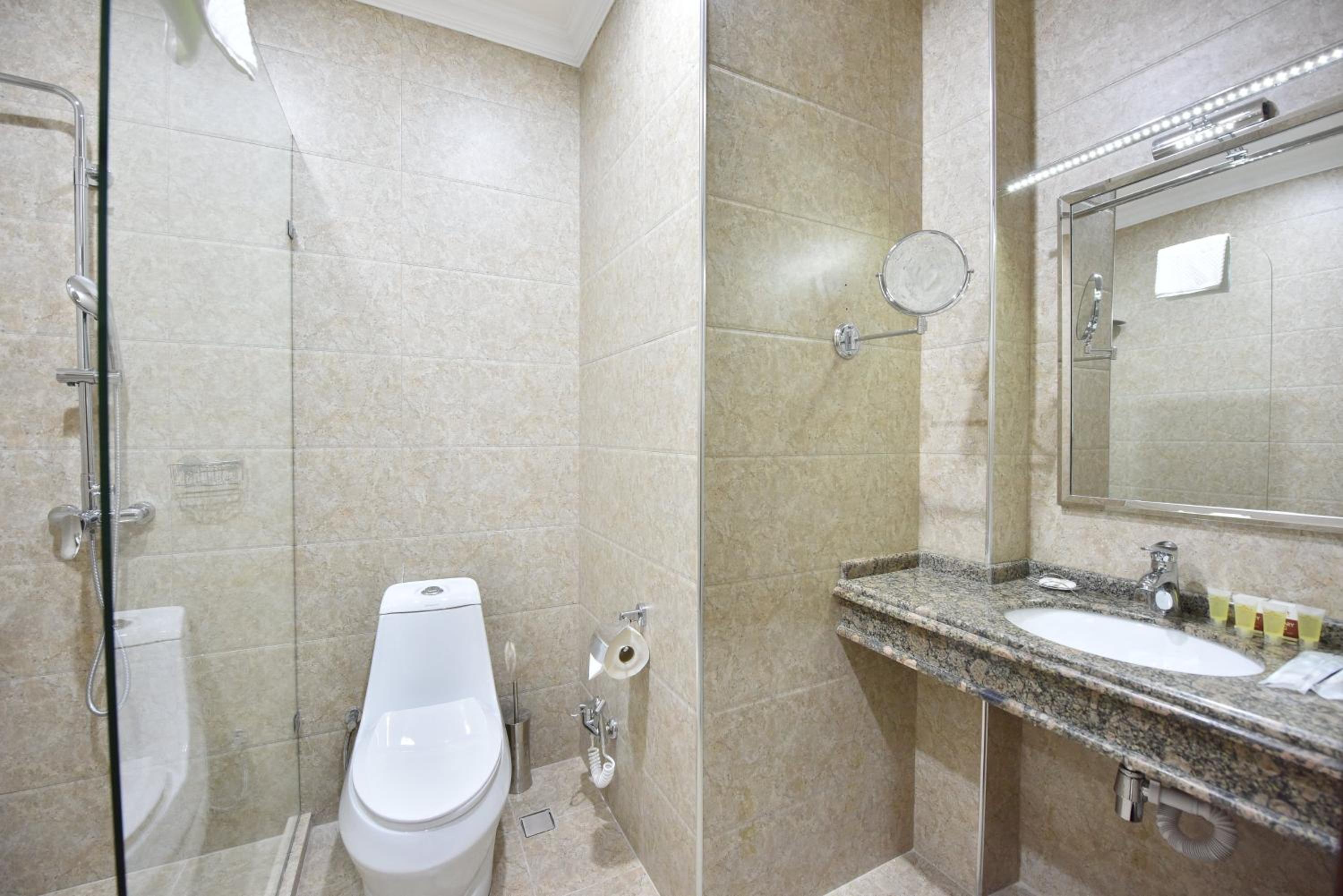 Standard Double or Twin Room - Photo 5