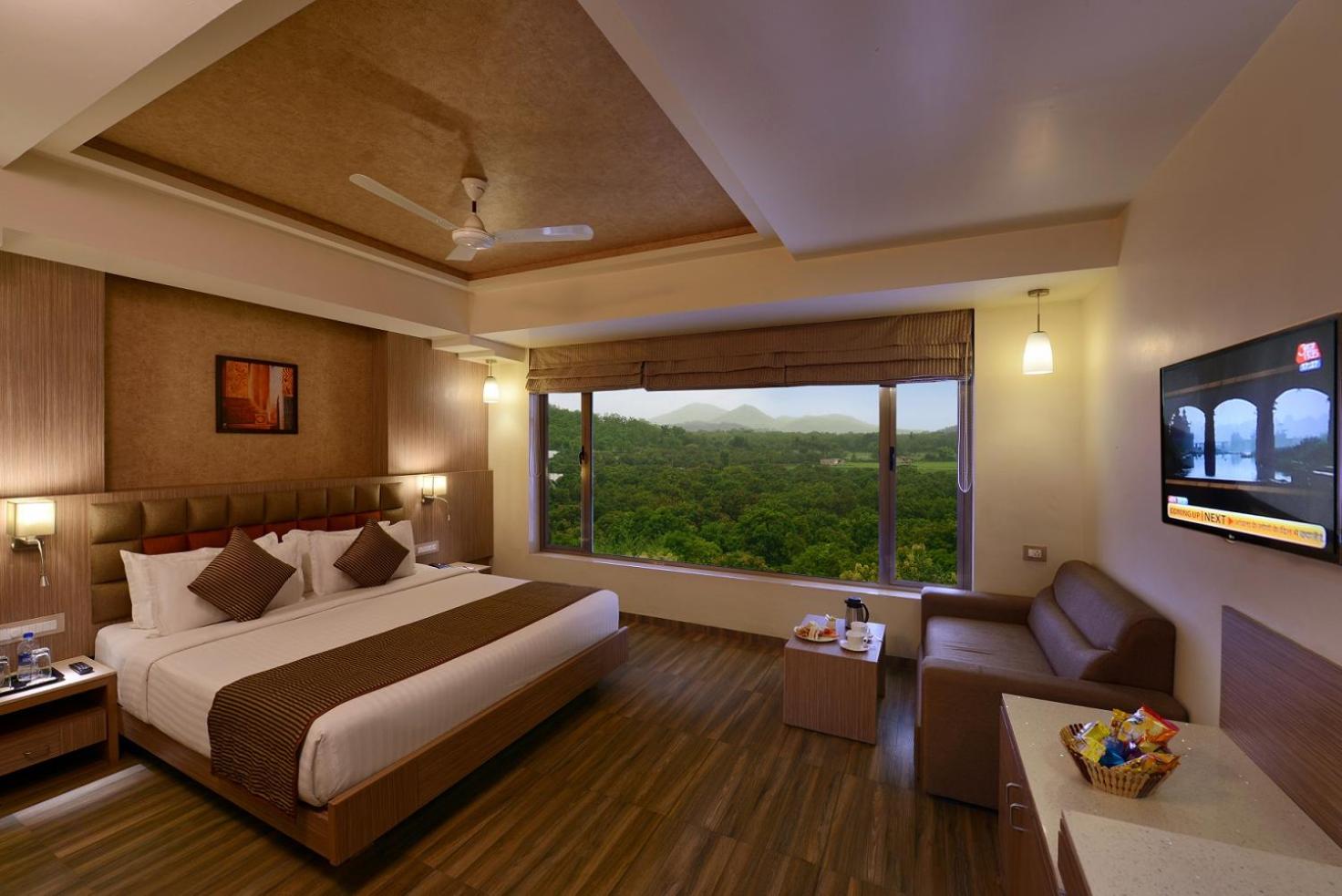 Deluxe Room - Photo 6