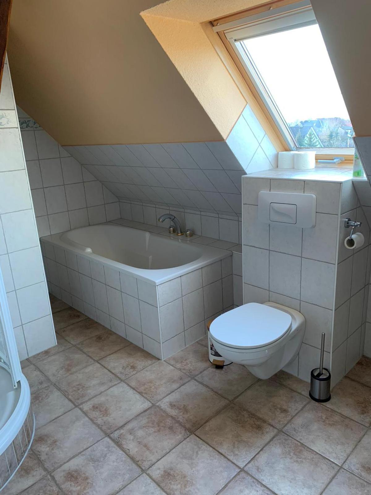Apartment - Split Level - Photo 2